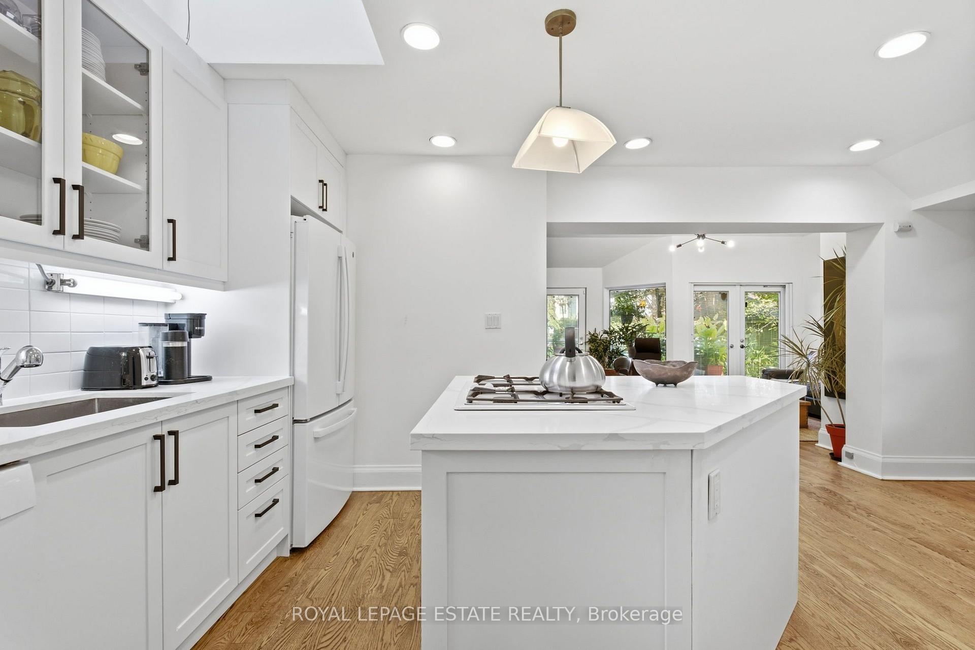 Photo 13 of 14 Lyall Avenue, Toronto, East End-Danforth — HOMEH