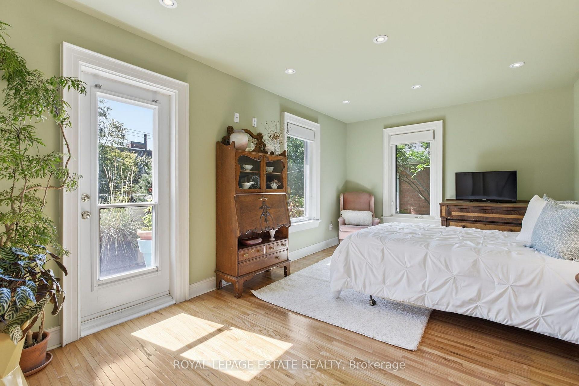 Photo 23 of 14 Lyall Avenue, Toronto, East End-Danforth — HOMEH