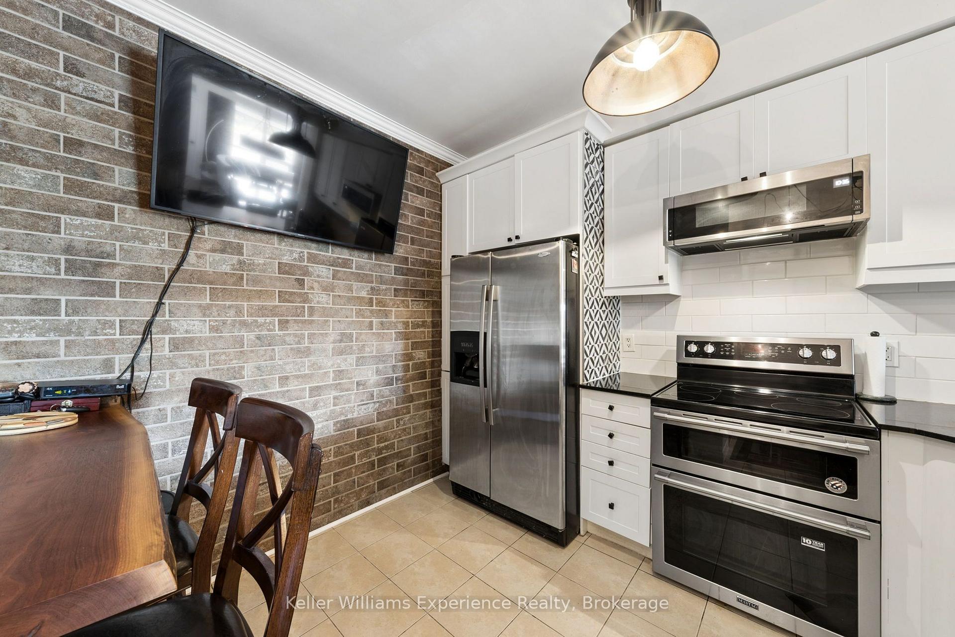 Photo 5 of Unit 706, 699 Aberdeen Boulevard, Midland — HOMEH