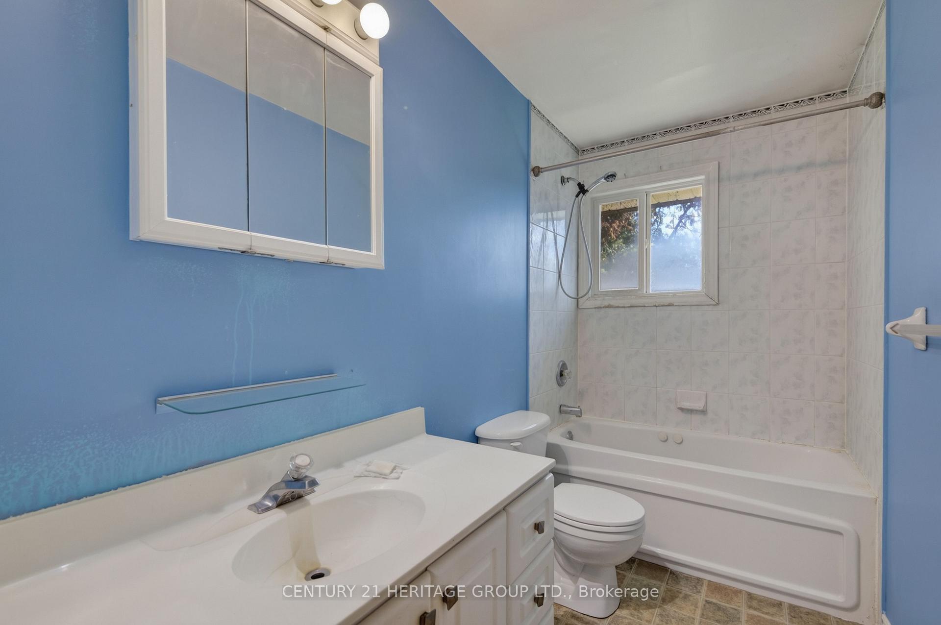 Photo 23 of 33 Minonen Road, Georgina, Baldwin — HOMEH