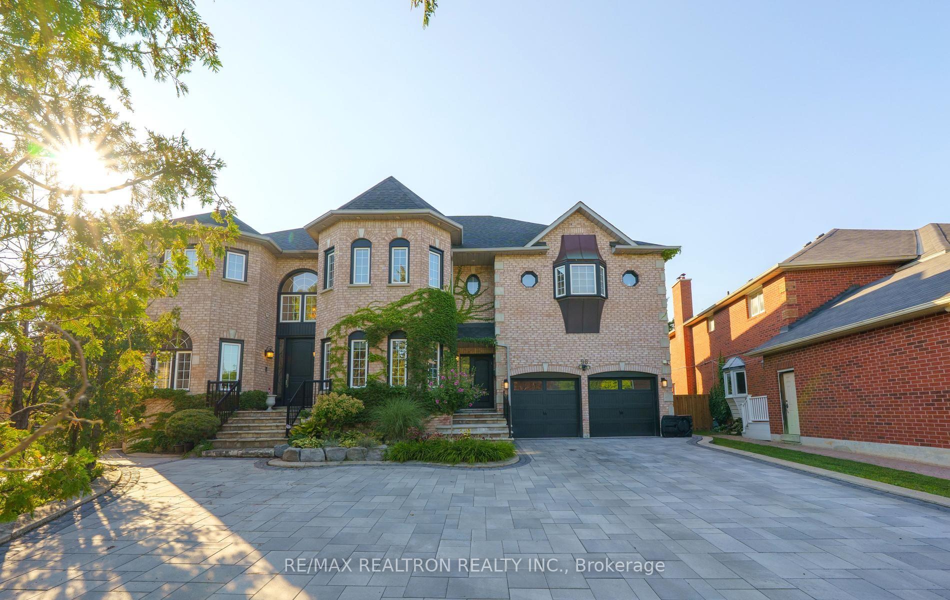 Photo 2 of 96 Markwood Lane, Vaughan, Crestwood-Springfarm-Yorkhill — HOMEH