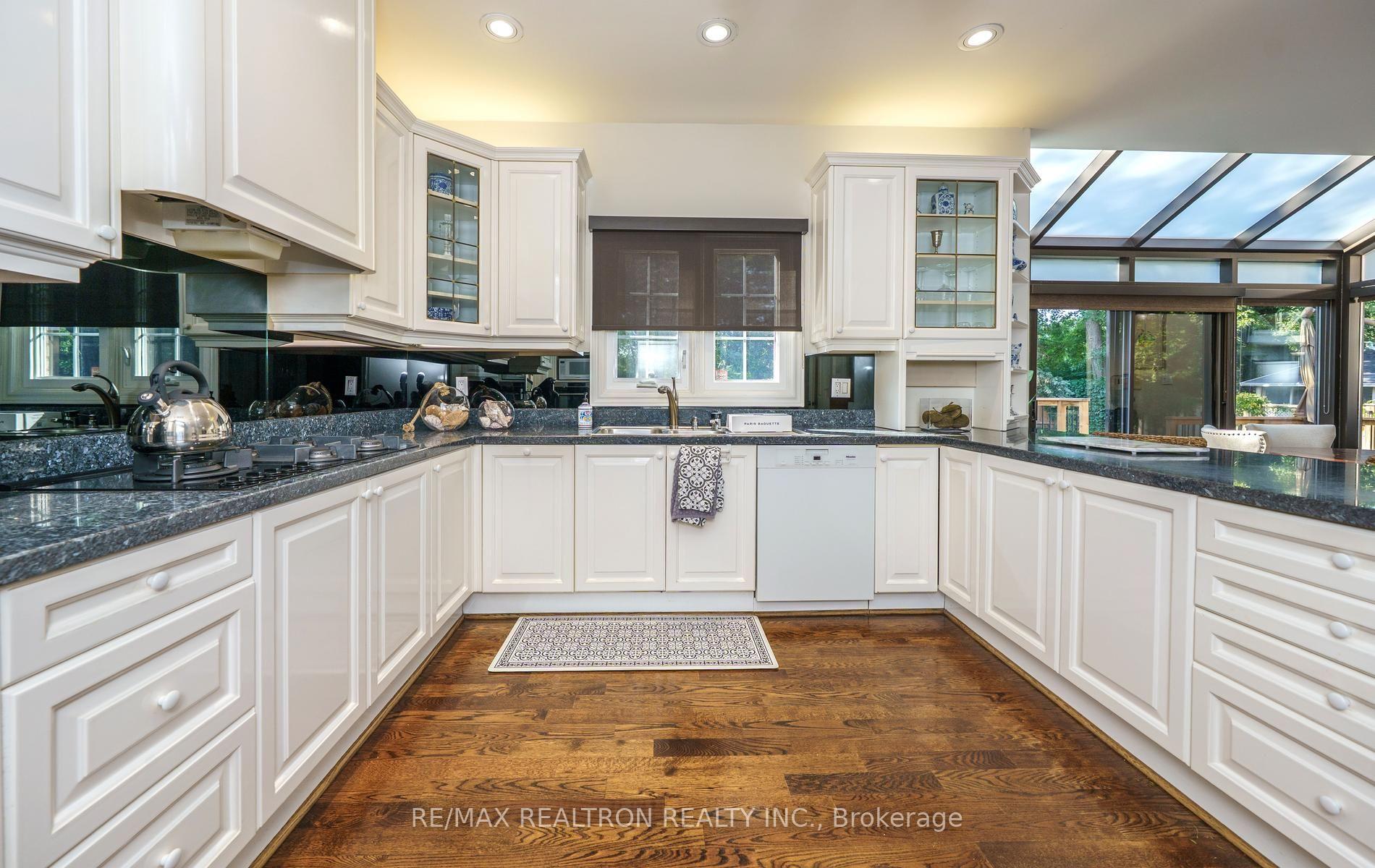 Photo 16 of 96 Markwood Lane, Vaughan, Crestwood-Springfarm-Yorkhill — HOMEH