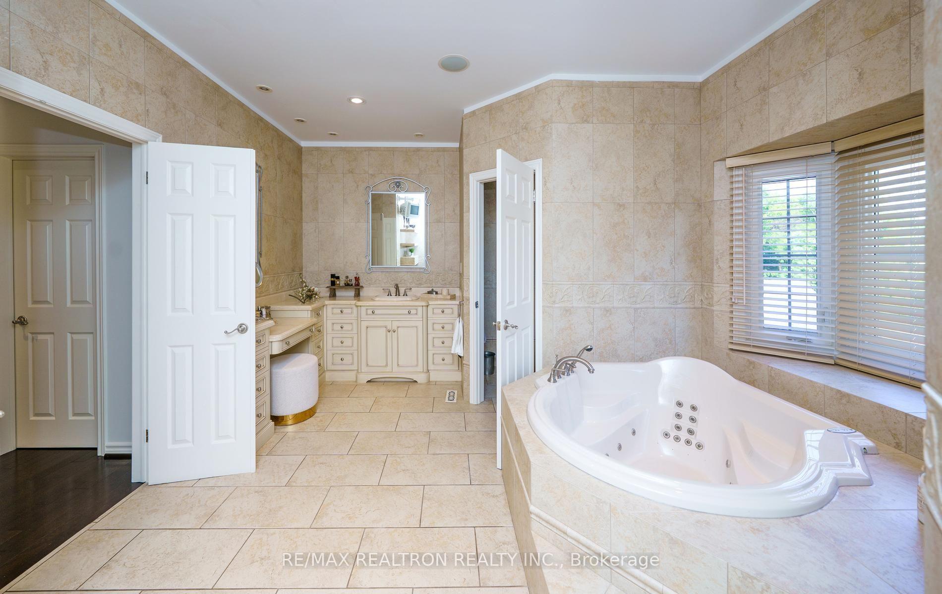 Photo 28 of 96 Markwood Lane, Vaughan, Crestwood-Springfarm-Yorkhill — HOMEH