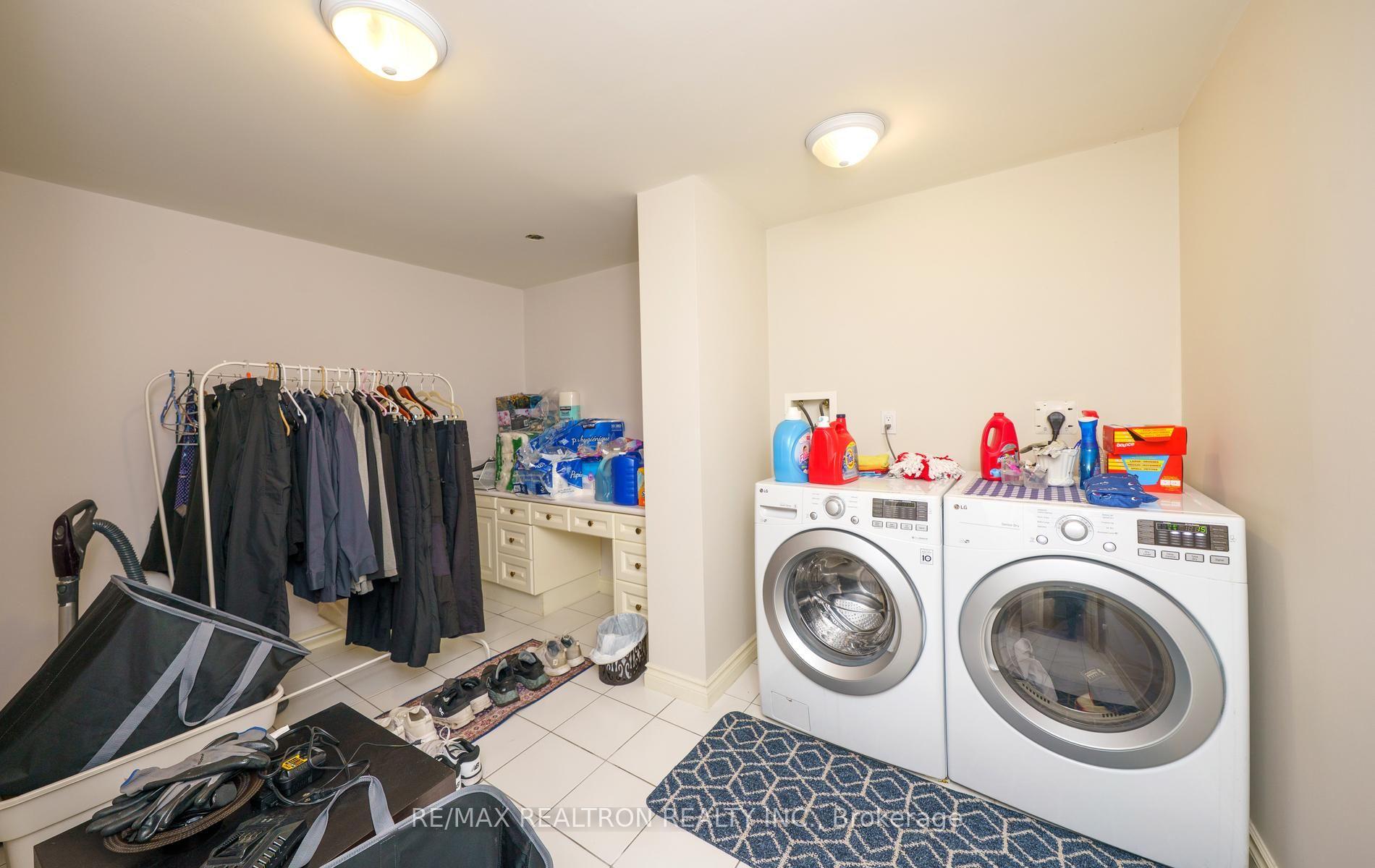 Photo 35 of 96 Markwood Lane, Vaughan, Crestwood-Springfarm-Yorkhill — HOMEH
