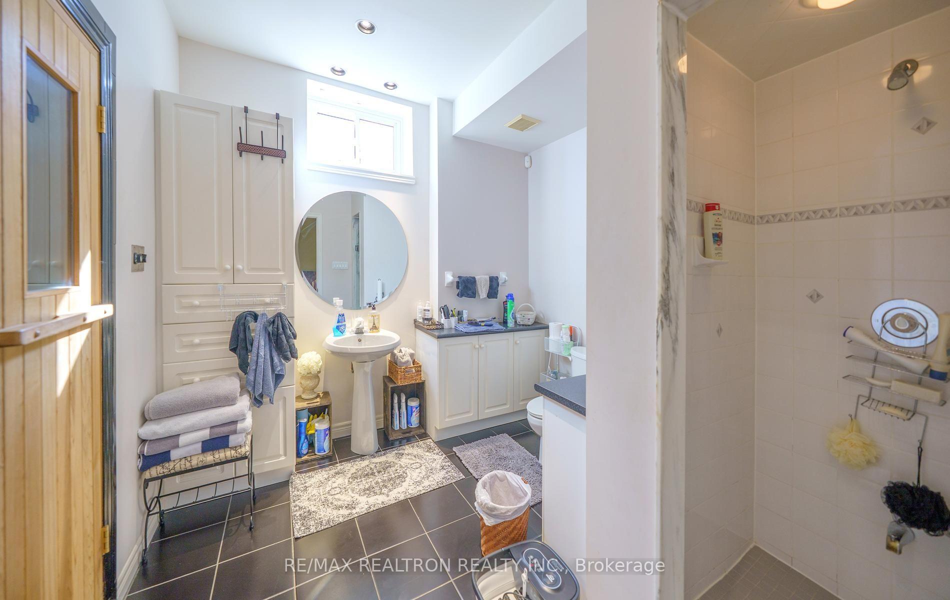 Photo 39 of 96 Markwood Lane, Vaughan, Crestwood-Springfarm-Yorkhill — HOMEH