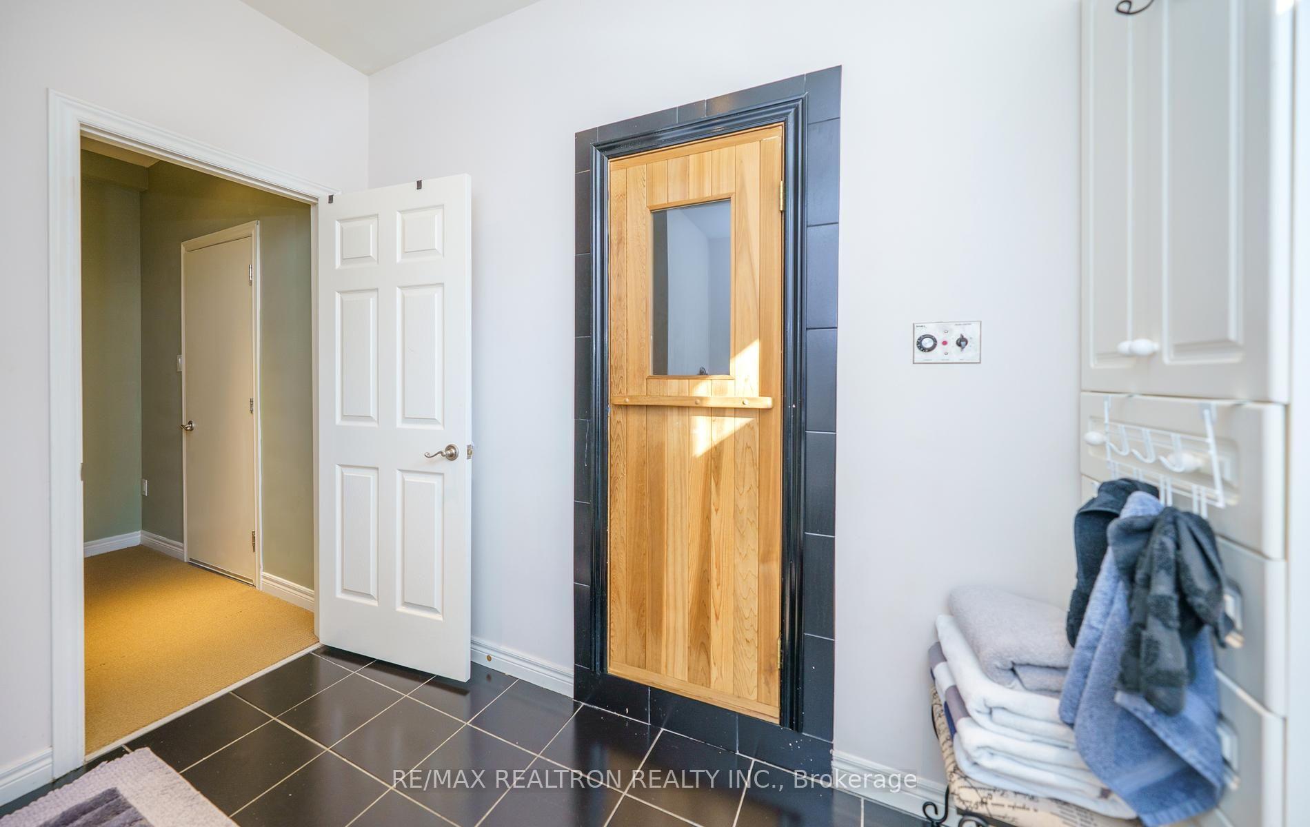Photo 40 of 96 Markwood Lane, Vaughan, Crestwood-Springfarm-Yorkhill — HOMEH