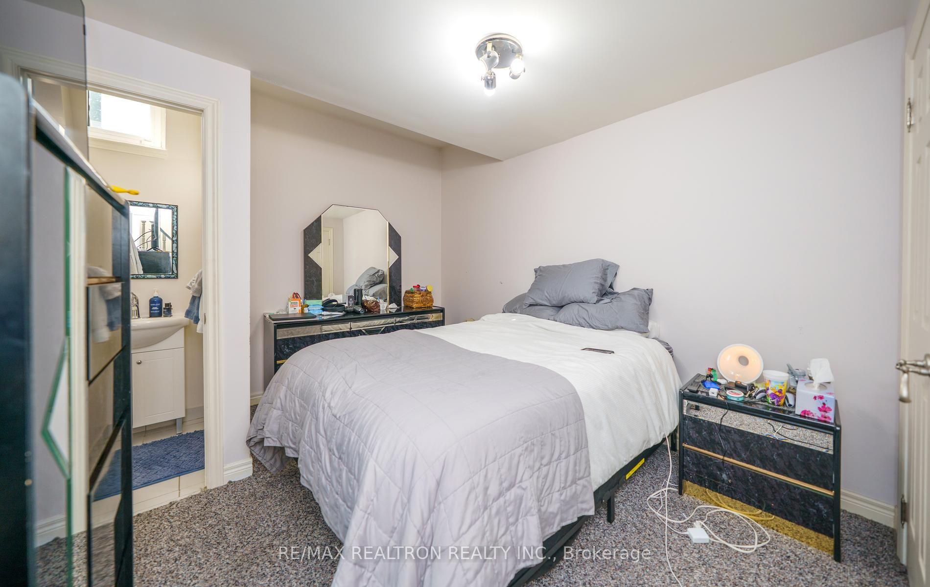 Photo 42 of 96 Markwood Lane, Vaughan, Crestwood-Springfarm-Yorkhill — HOMEH