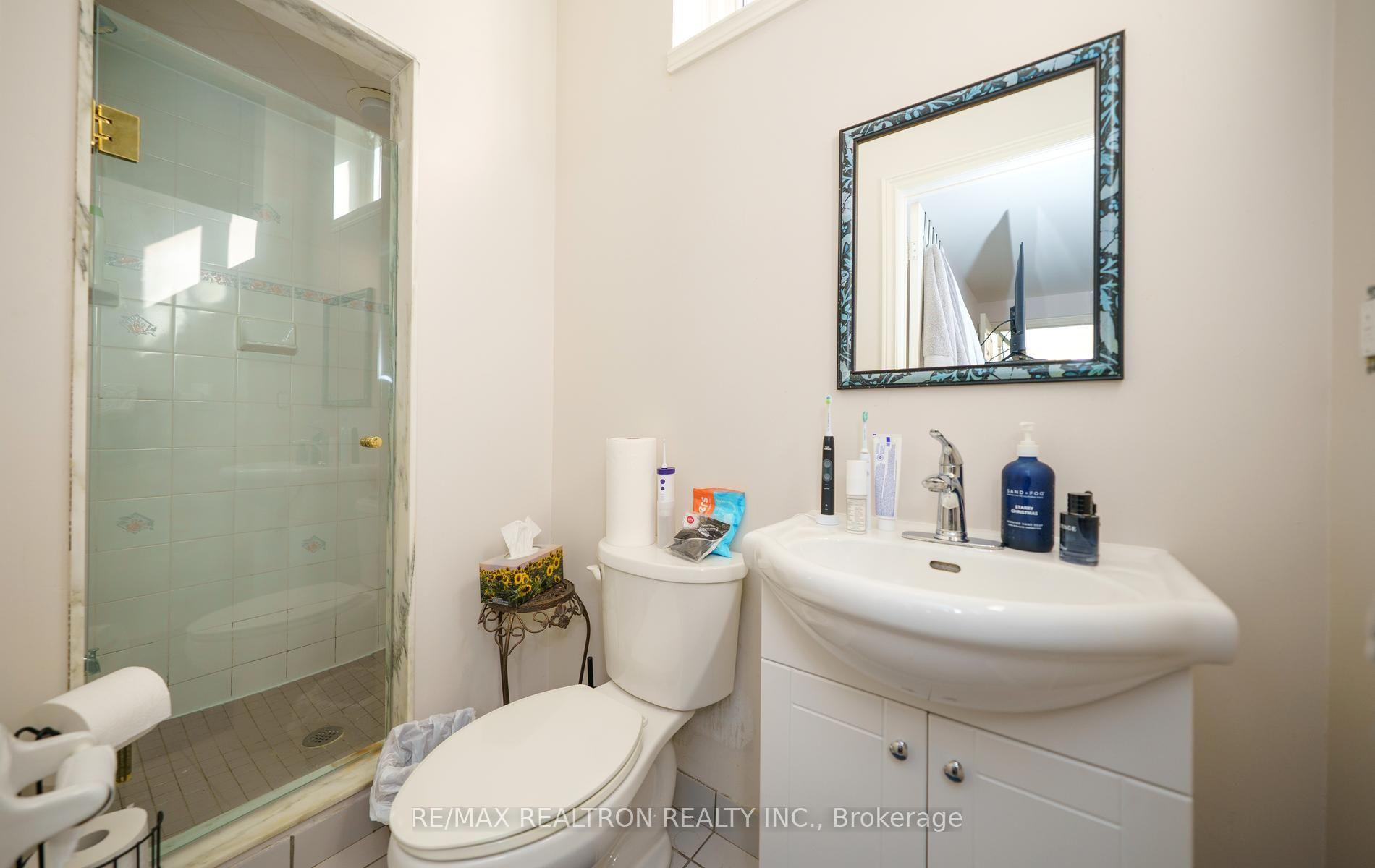 Photo 43 of 96 Markwood Lane, Vaughan, Crestwood-Springfarm-Yorkhill — HOMEH