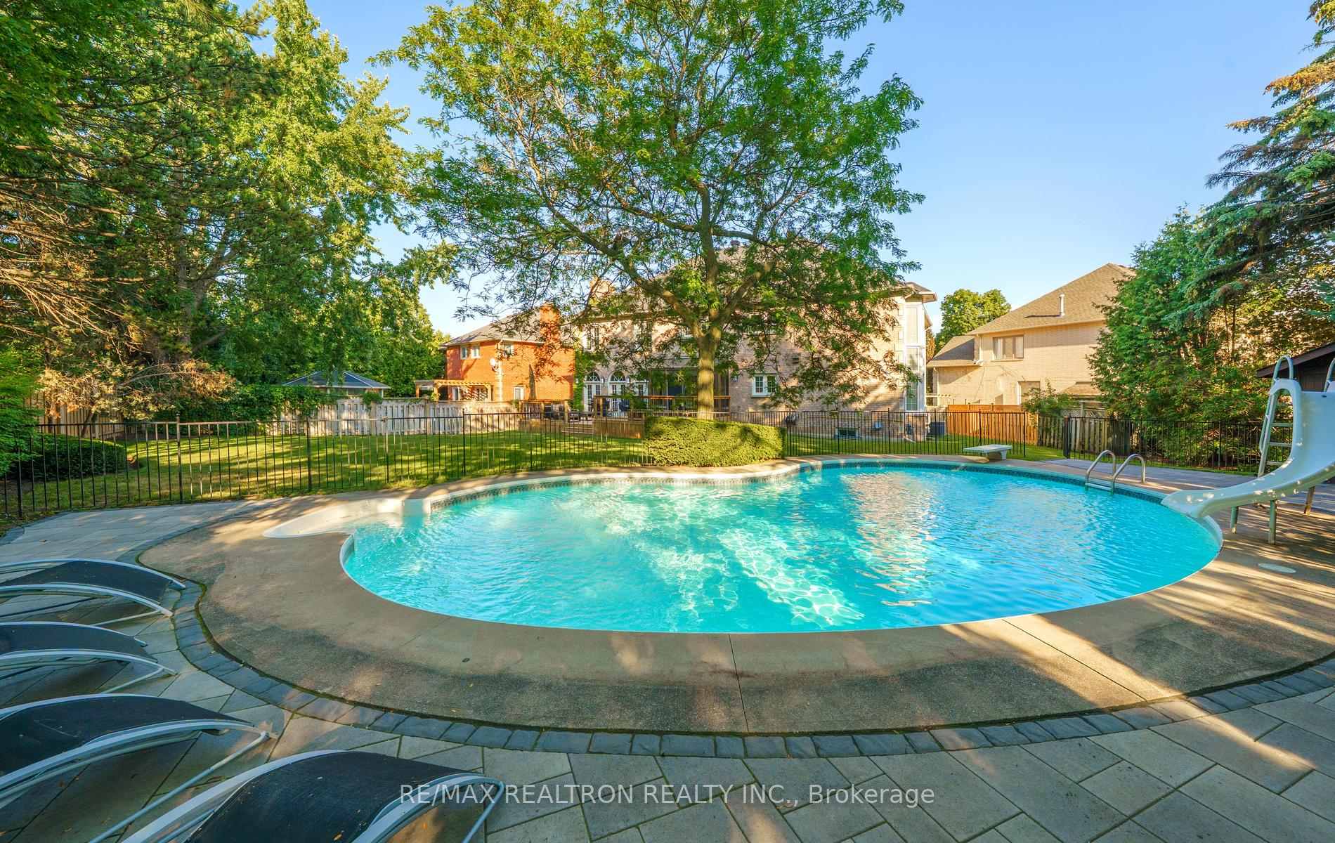 Photo 44 of 96 Markwood Lane, Vaughan, Crestwood-Springfarm-Yorkhill — HOMEH