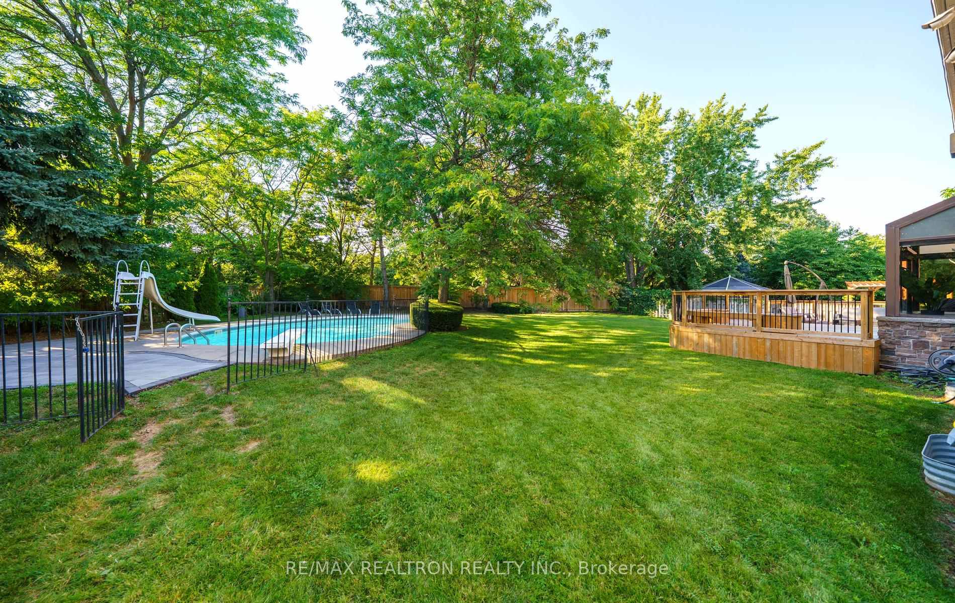Photo 50 of 96 Markwood Lane, Vaughan, Crestwood-Springfarm-Yorkhill — HOMEH