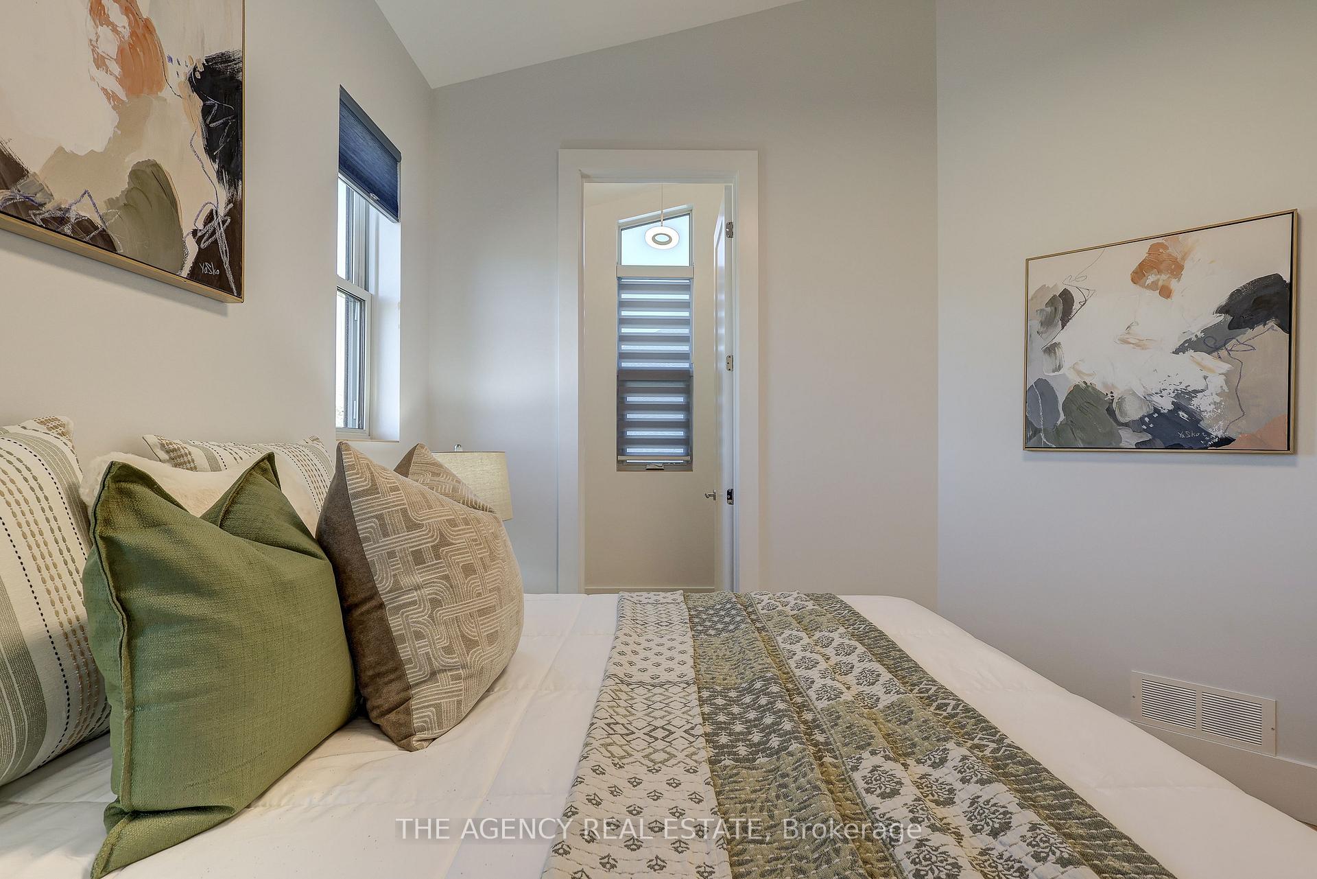 Photo 14 of 4228 Fallingbrook Road, London, South V — HOMEH