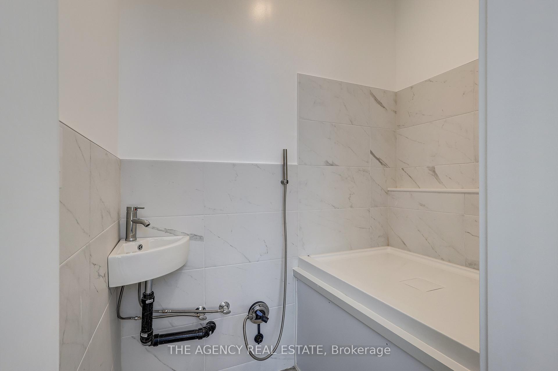 Photo 43 of 4228 Fallingbrook Road, London, South V — HOMEH
