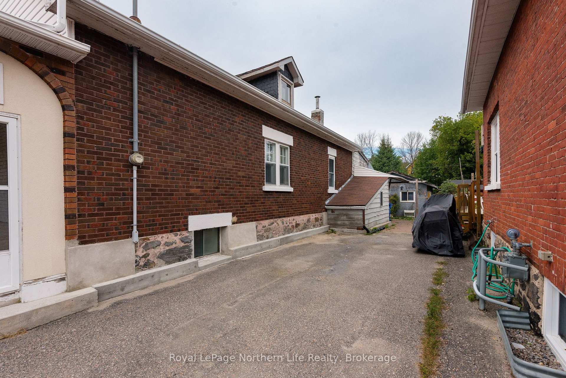 Photo 3 of 840 Front Street, North Bay, Central — HOMEH