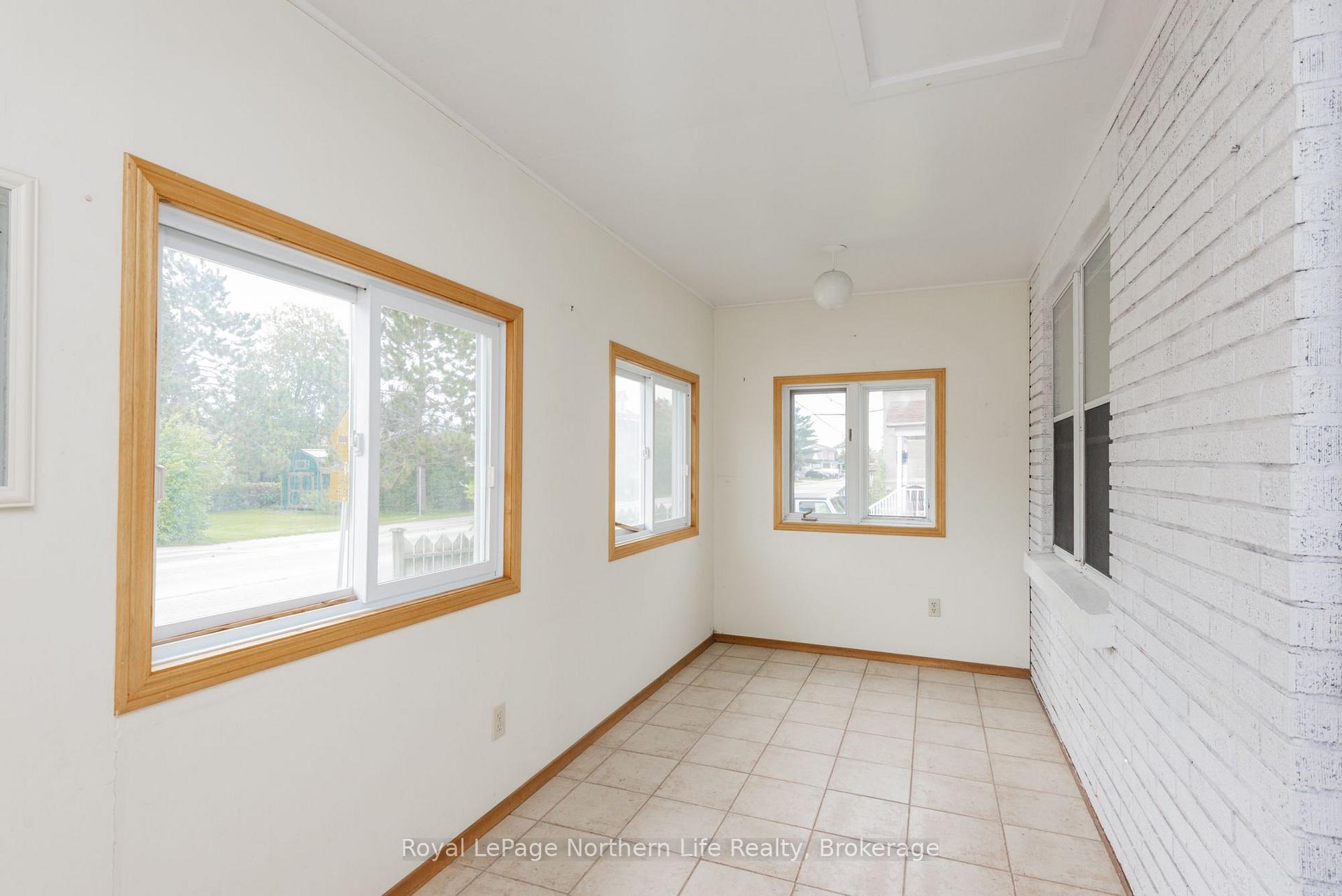 Photo 5 of 840 Front Street, North Bay, Central — HOMEH