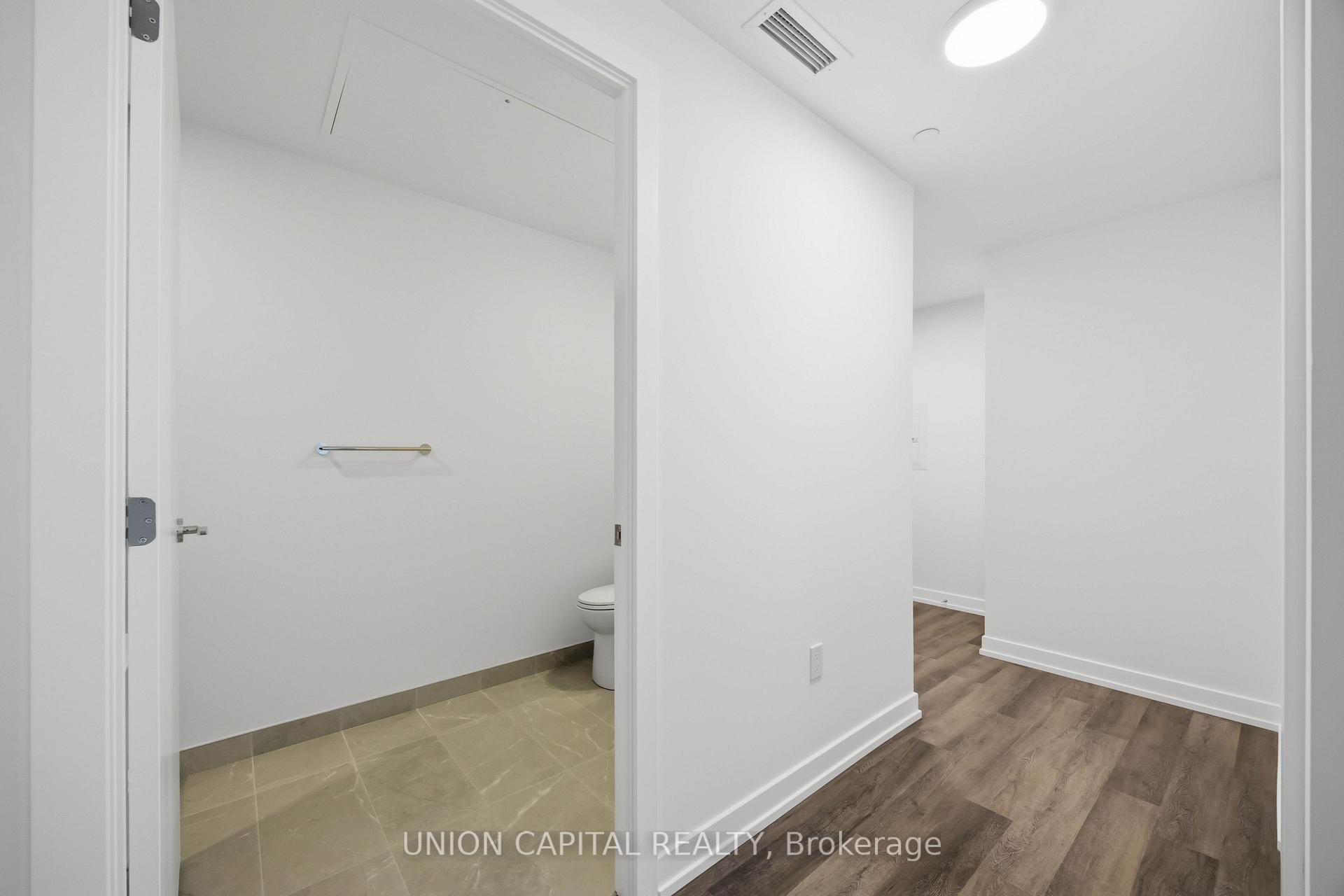 Photo 4 of Unit 1102, 5 Meadowdale Road, Vaughan, Vaughan Corporate Centre — HOMEH