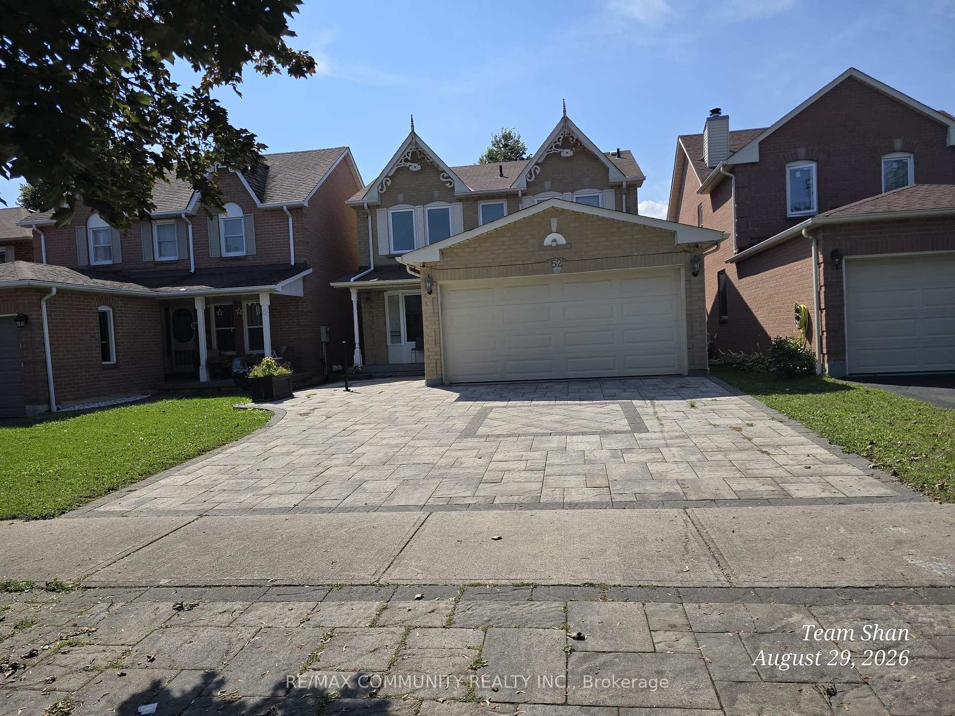 Photo 2 of Unit Main, 52 Noake Crescent, Ajax, Central — HOMEH