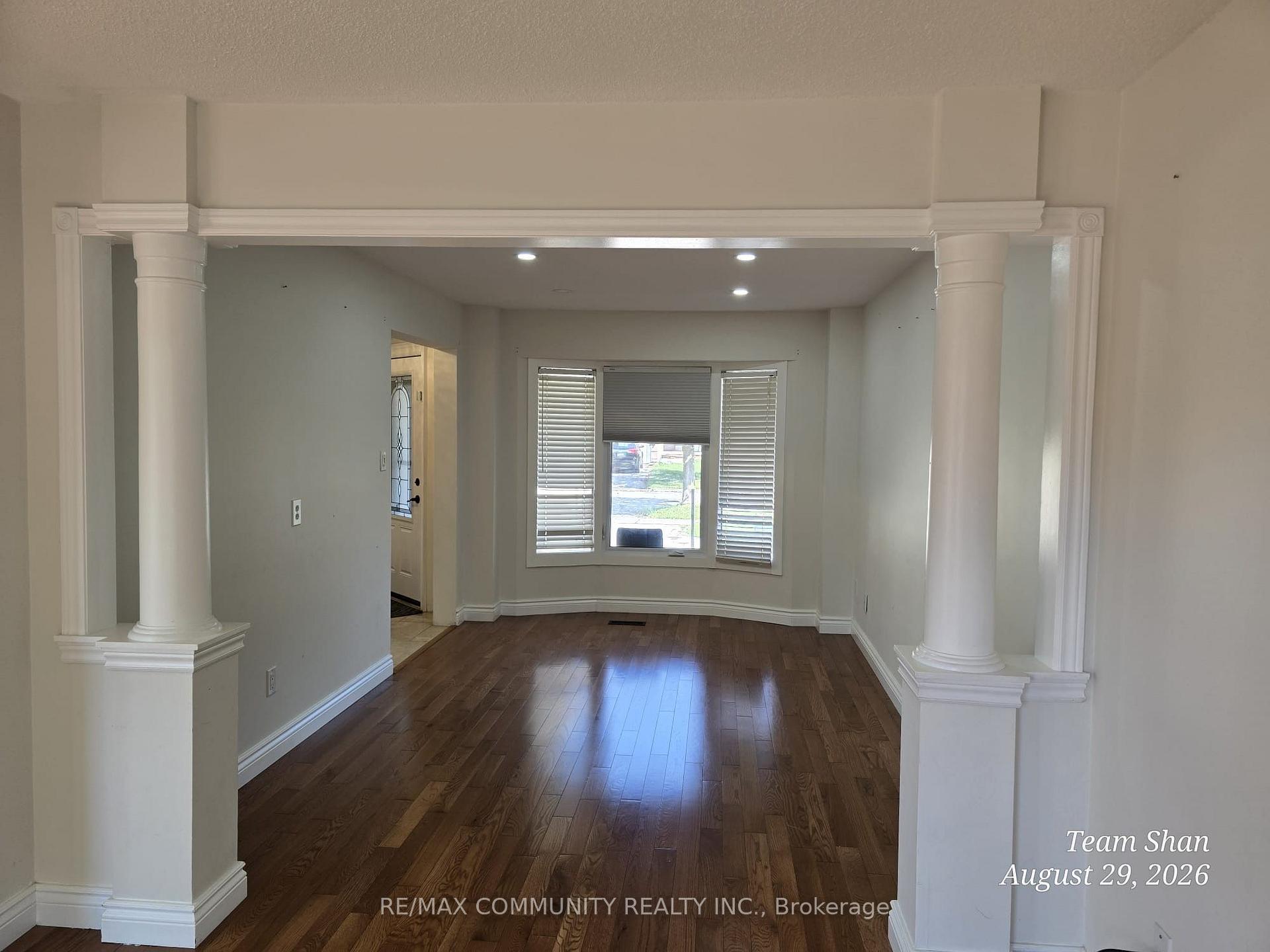 Photo 6 of Unit Main, 52 Noake Crescent, Ajax, Central — HOMEH