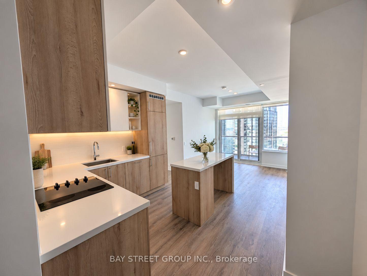 Photo 3 of 2851 Highway 7 Street, Vaughan, Concord — HOMEH