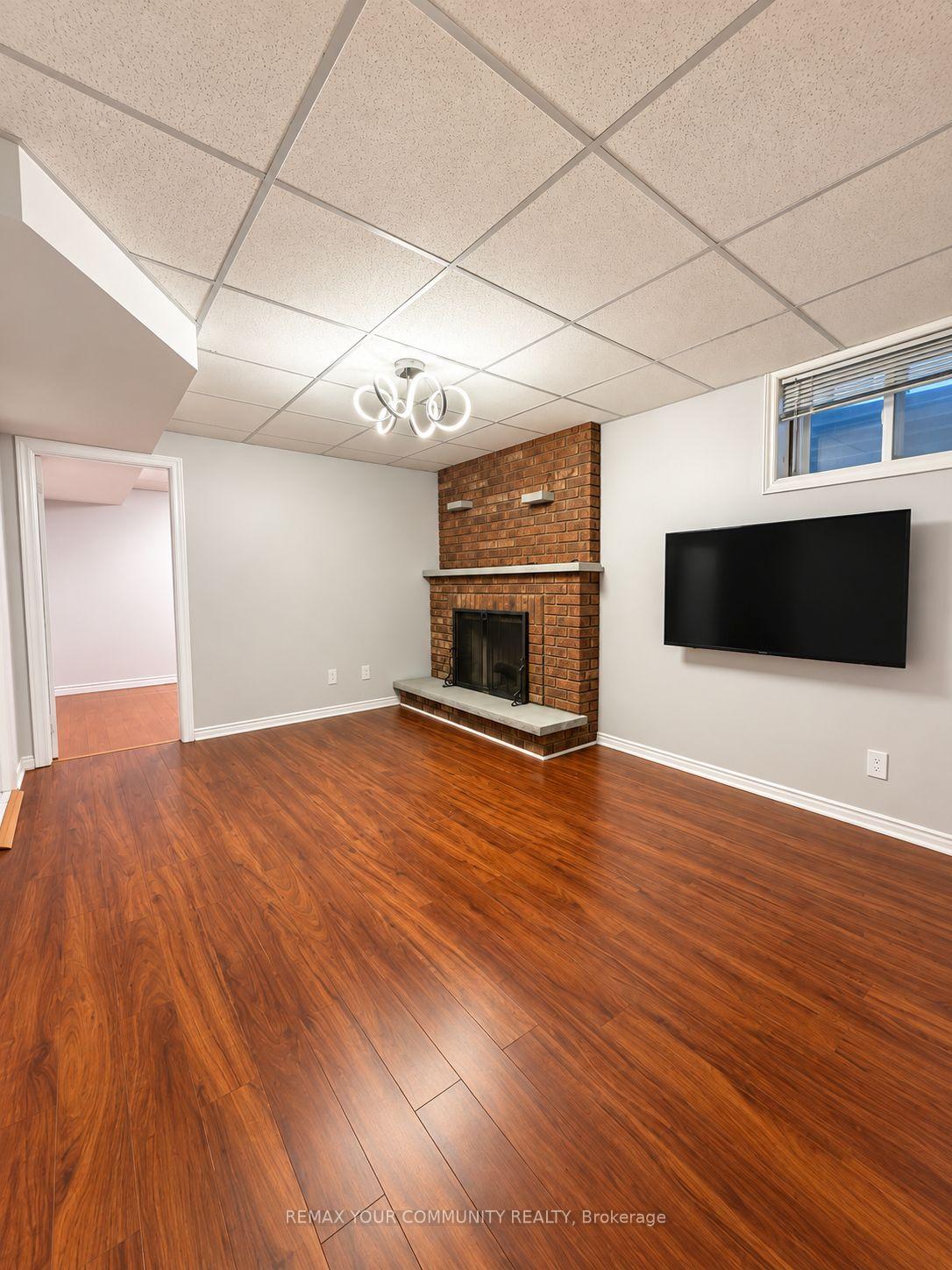 Photo 7 of 1 Evergreen Crescent, Markham, Aileen-Willowbrook — HOMEH