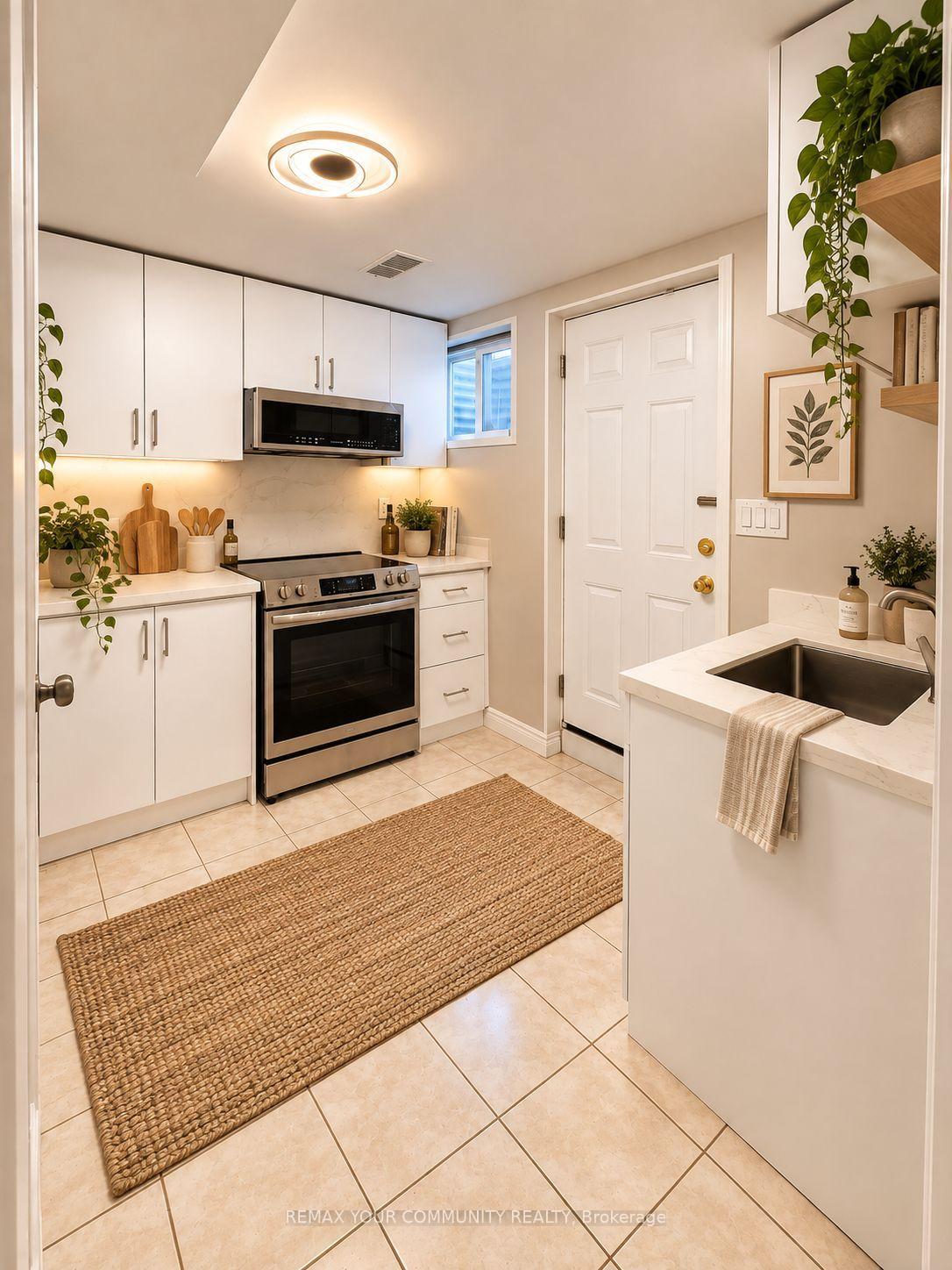 Photo 10 of 1 Evergreen Crescent, Markham, Aileen-Willowbrook — HOMEH