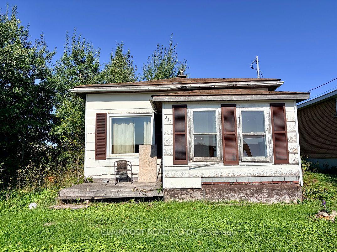 Front of 310 Cambridge Avenue