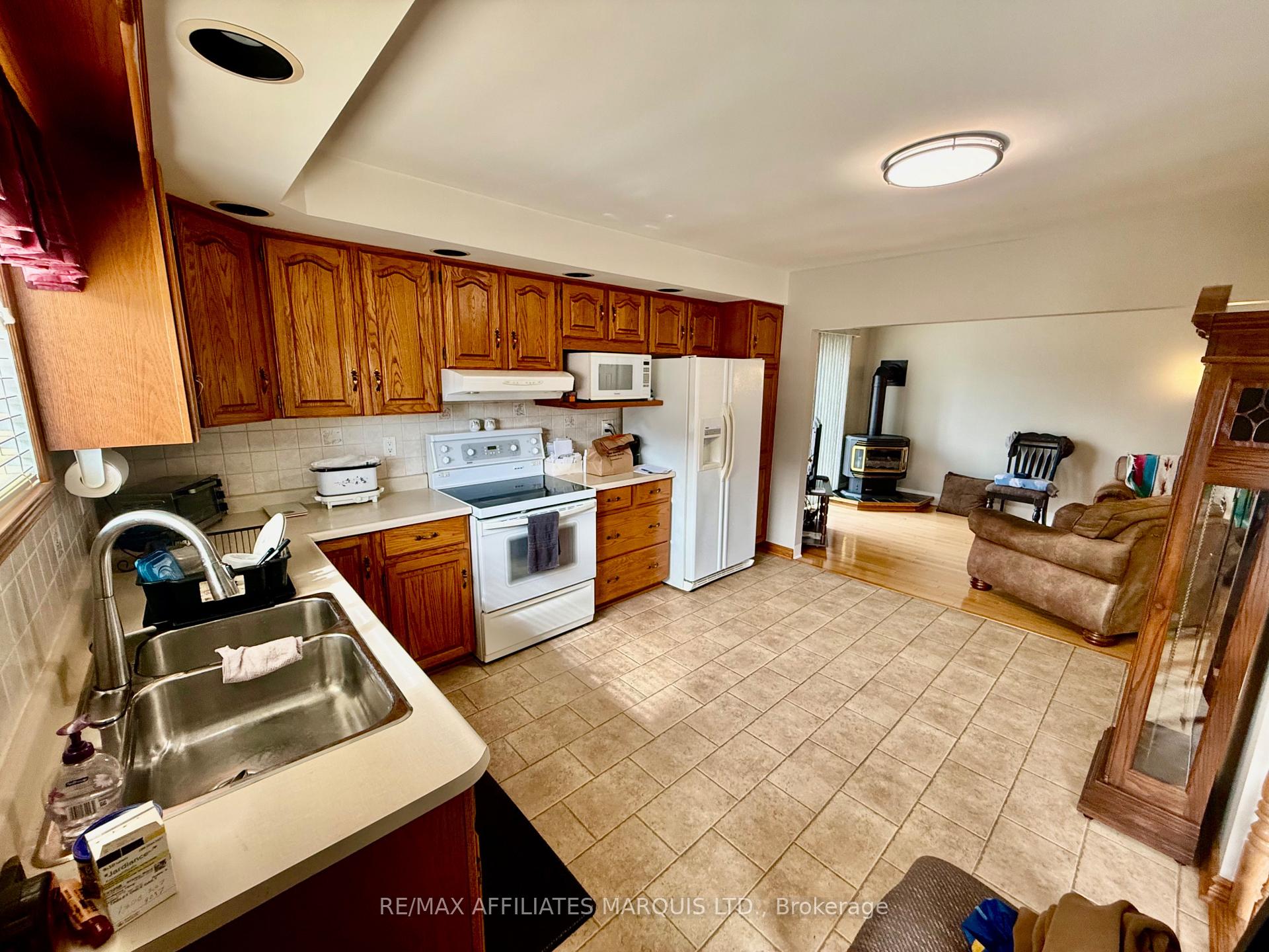 Photo 4 of 1330 Aubin Avenue, Cornwall, Cornwall — HOMEH