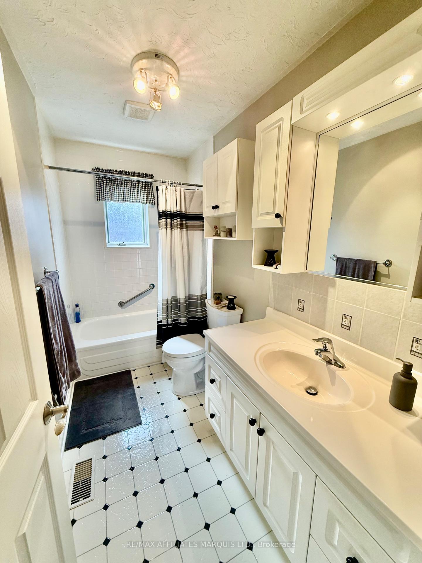 Photo 8 of 1330 Aubin Avenue, Cornwall, Cornwall — HOMEH