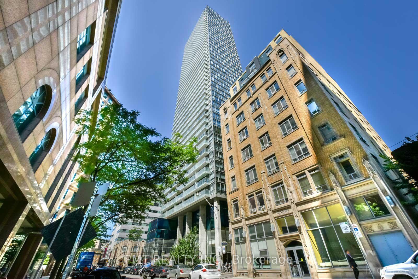 Front of Unit 1607, 38 Grenville Street