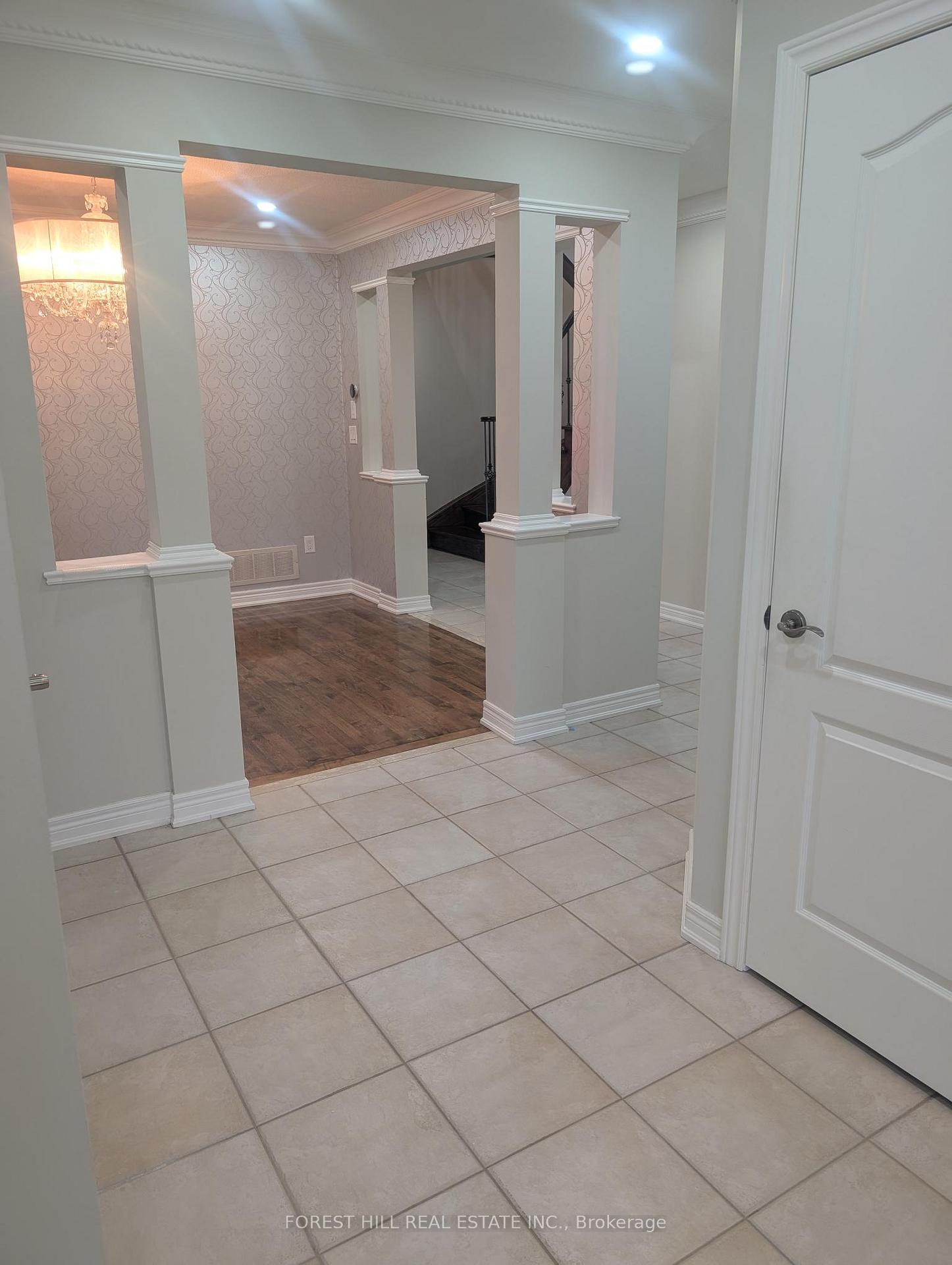 Photo 4 of 224 Bachman Drive, Vaughan, Maple — HOMEH