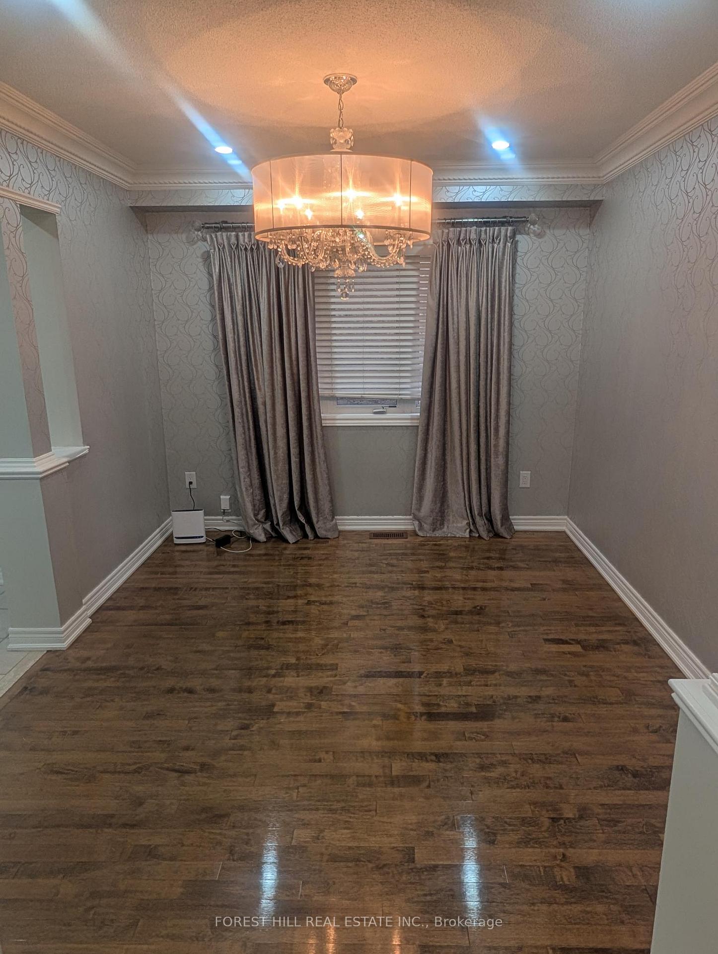 Photo 7 of 224 Bachman Drive, Vaughan, Maple — HOMEH