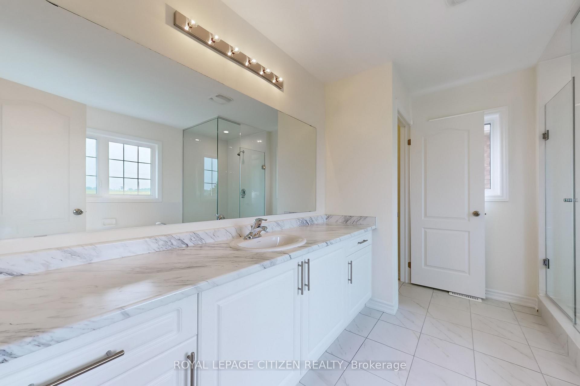 Photo 29 of 123 Cliff Thompson Crescent, Georgina, Sutton & Jackson's Point — HOMEH