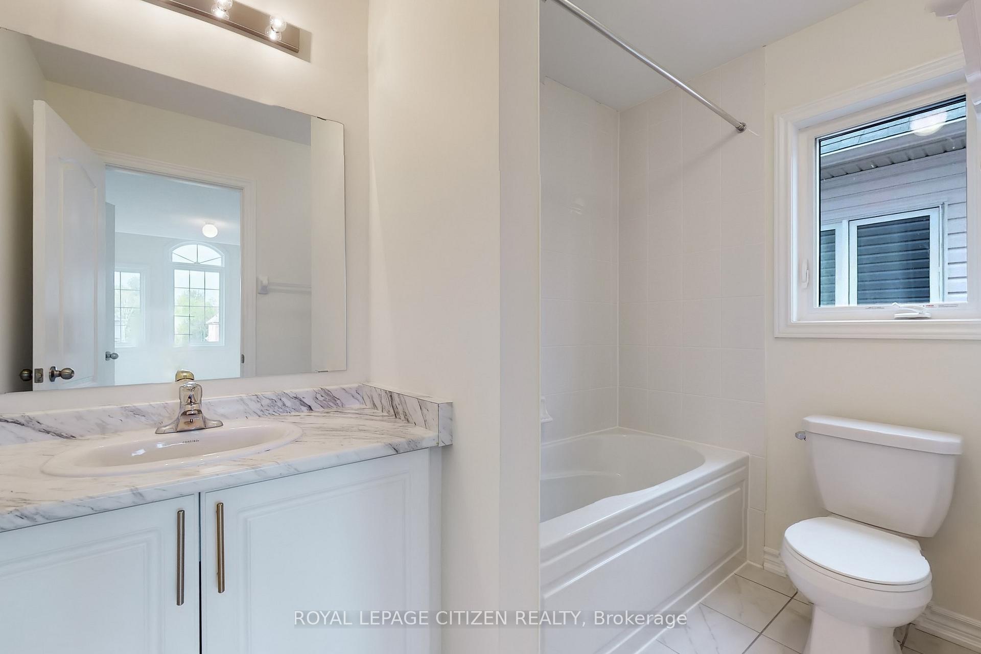 Photo 33 of 123 Cliff Thompson Crescent, Georgina, Sutton & Jackson's Point — HOMEH