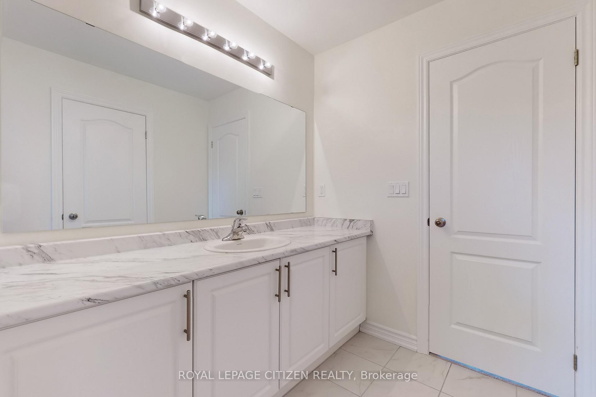 Photo 42 of 123 Cliff Thompson Crescent, Georgina, Sutton & Jackson's Point — HOMEH