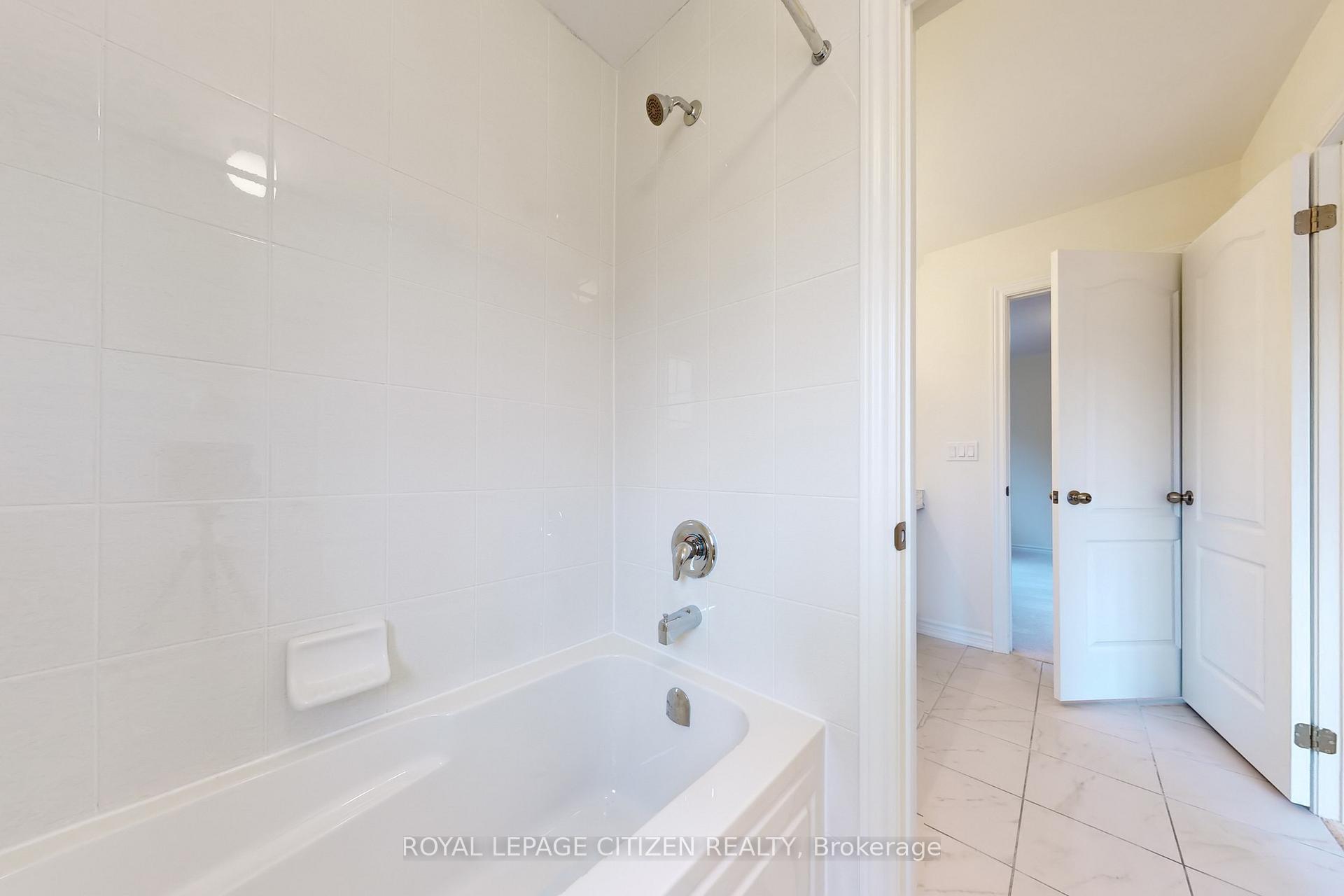 Photo 43 of 123 Cliff Thompson Crescent, Georgina, Sutton & Jackson's Point — HOMEH