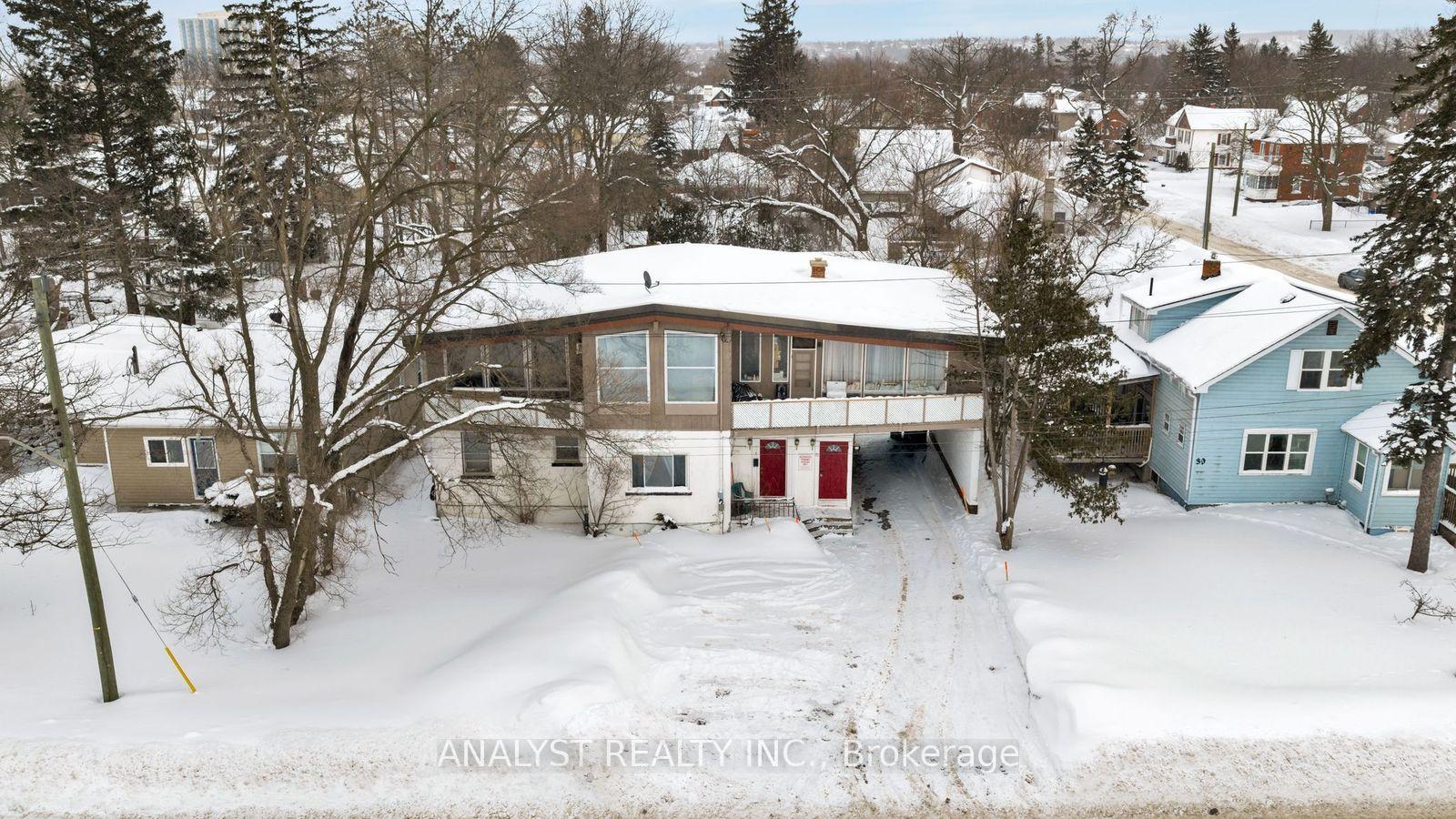 Photo 3 of 37 Donald Street, Barrie, Queen's Park — HOMEH