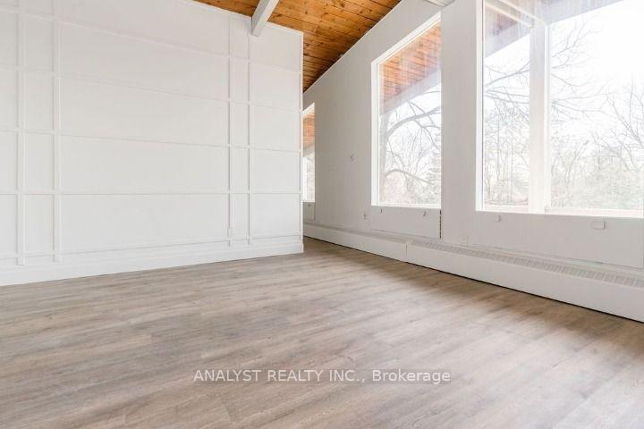 Photo 5 of 37 Donald Street, Barrie, Queen's Park — HOMEH