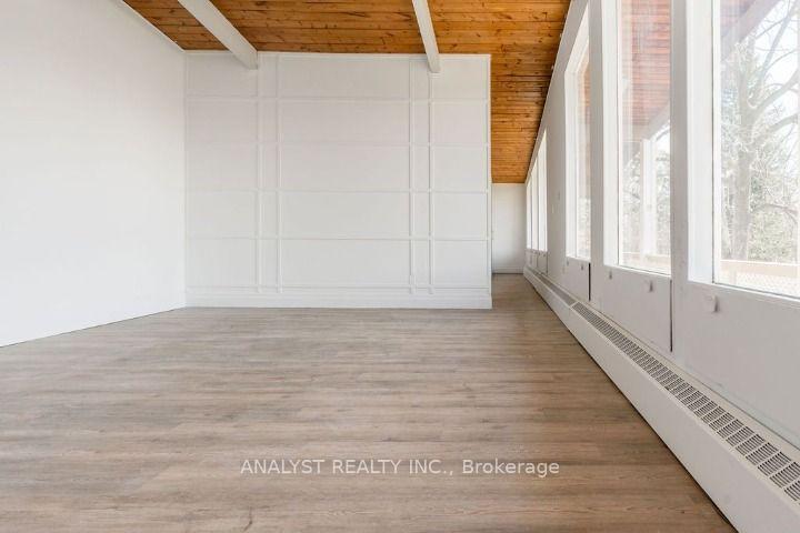Photo 10 of 37 Donald Street, Barrie, Queen's Park — HOMEH