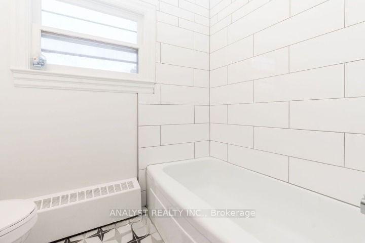 Photo 16 of 37 Donald Street, Barrie, Queen's Park — HOMEH