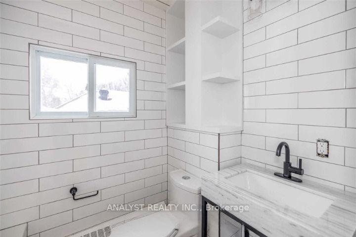 Photo 20 of 37 Donald Street, Barrie, Queen's Park — HOMEH