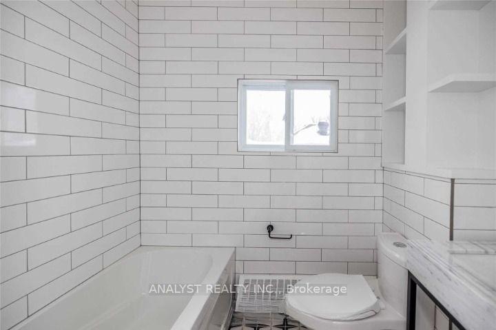 Photo 21 of 37 Donald Street, Barrie, Queen's Park — HOMEH