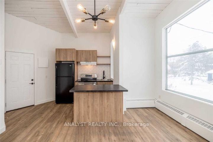 Photo 27 of 37 Donald Street, Barrie, Queen's Park — HOMEH
