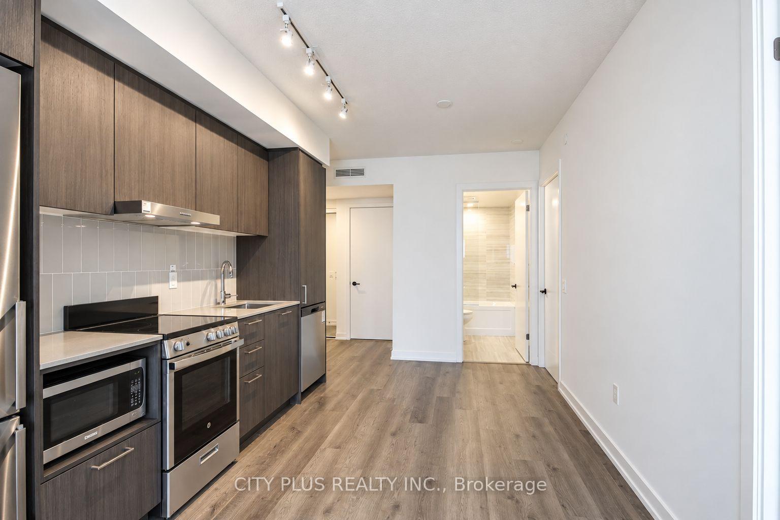 Photo 4 of Unit 1703, 195 Commerce Street, Vaughan, Vaughan Corporate Centre — HOMEH