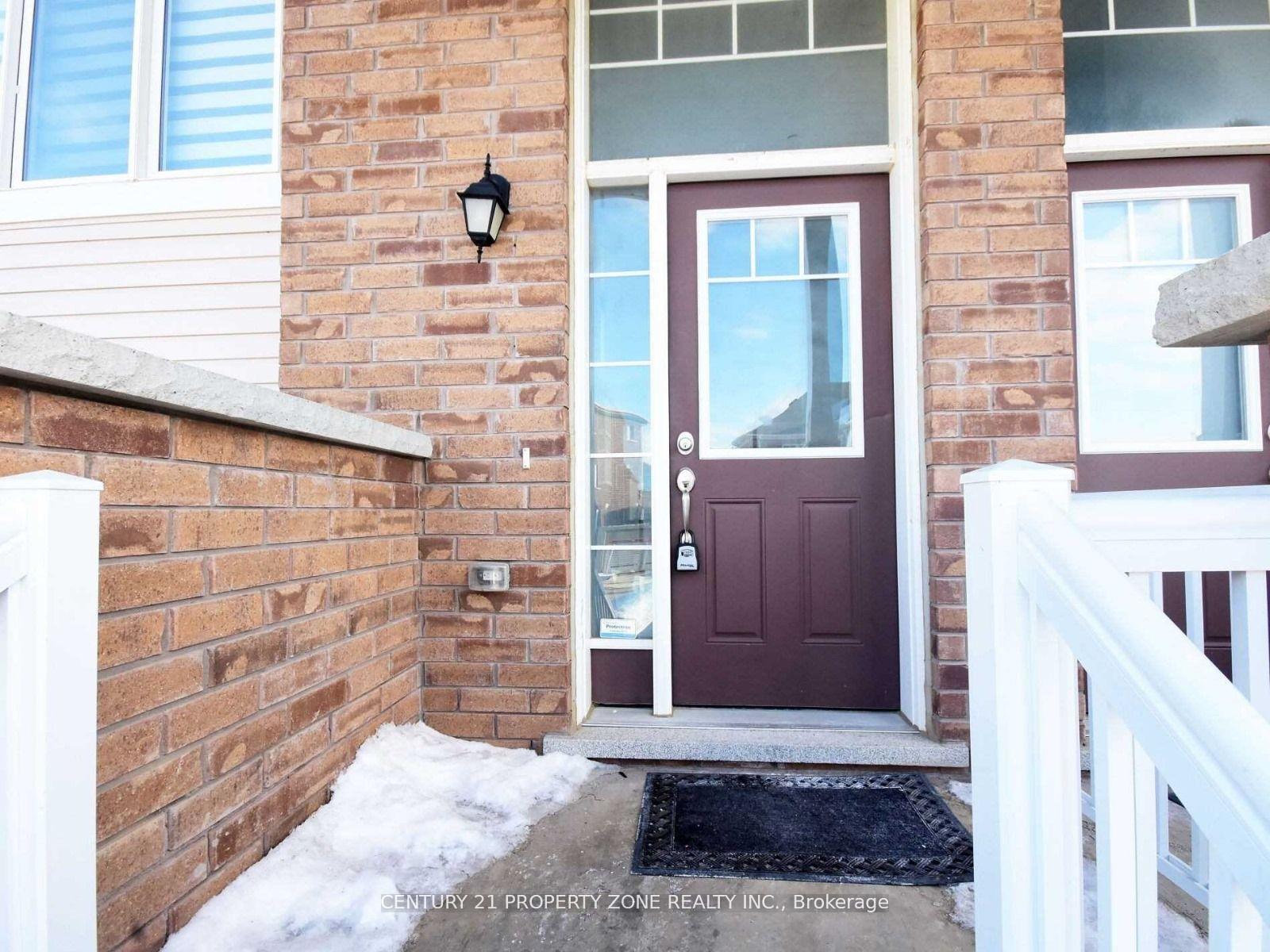 Photo 3 of 108 Bannister Crescent, Brampton, Northwest Brampton — HOMEH