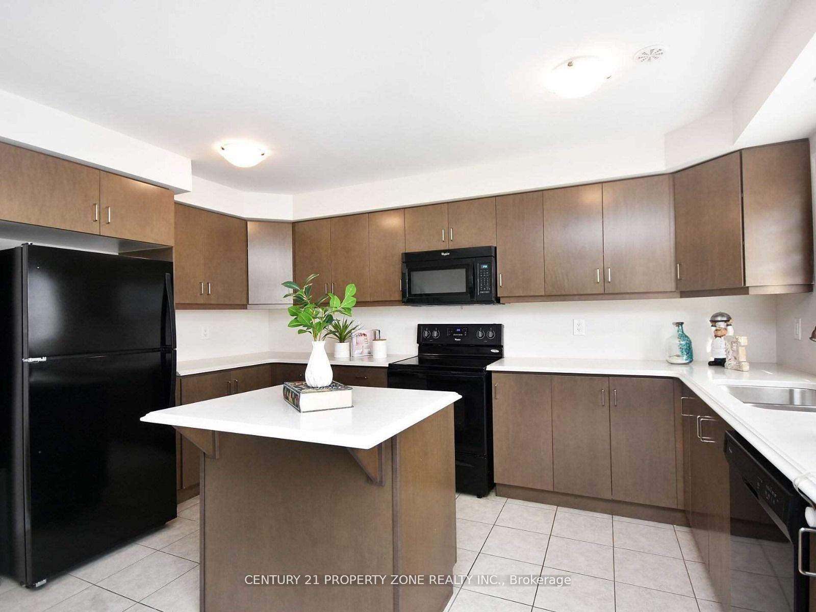 Photo 7 of 108 Bannister Crescent, Brampton, Northwest Brampton — HOMEH