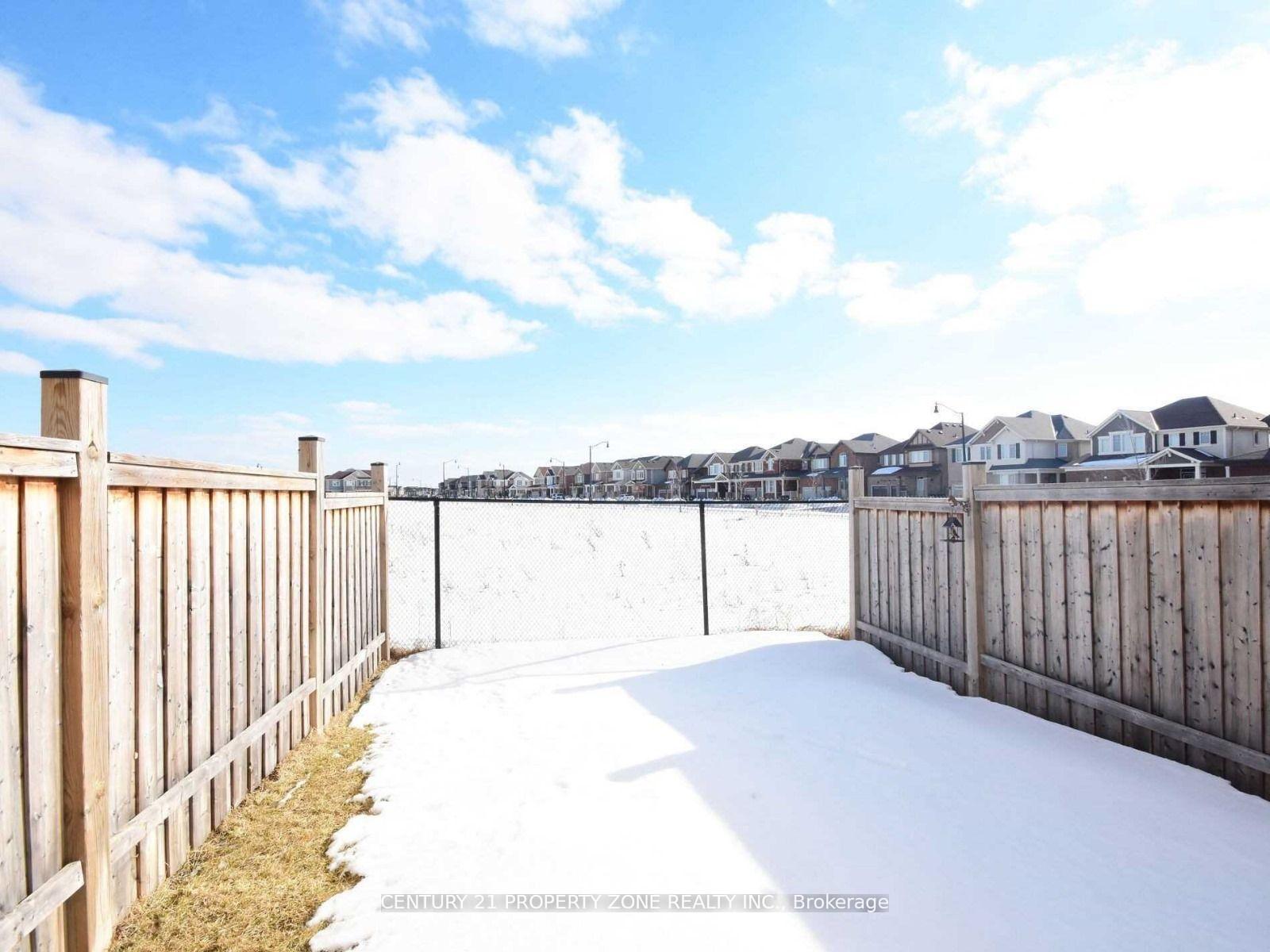 Photo 18 of 108 Bannister Crescent, Brampton, Northwest Brampton — HOMEH