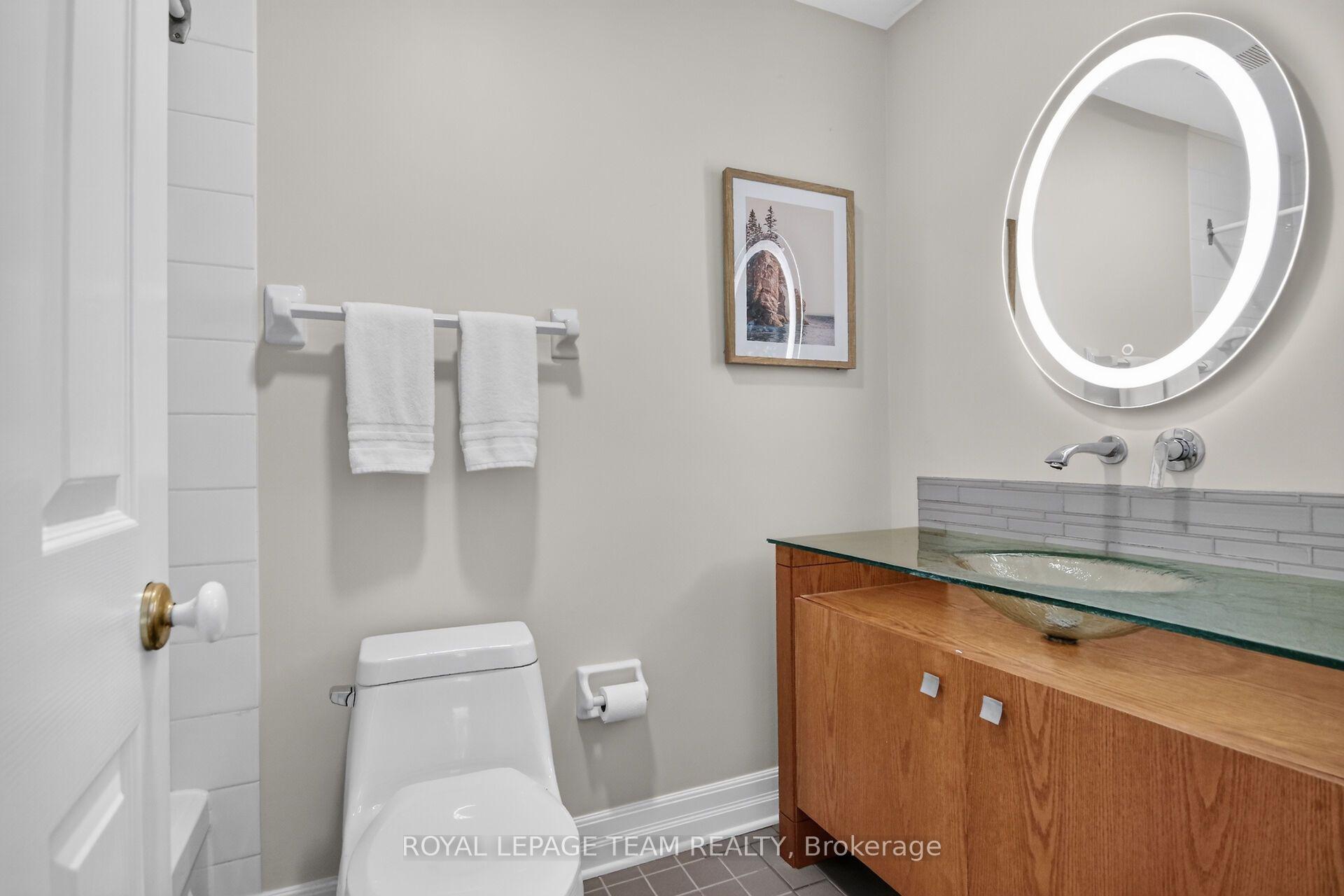 Photo 26 of 605 Highland Avenue, Ottawa, McKellar/Highland — HOMEH