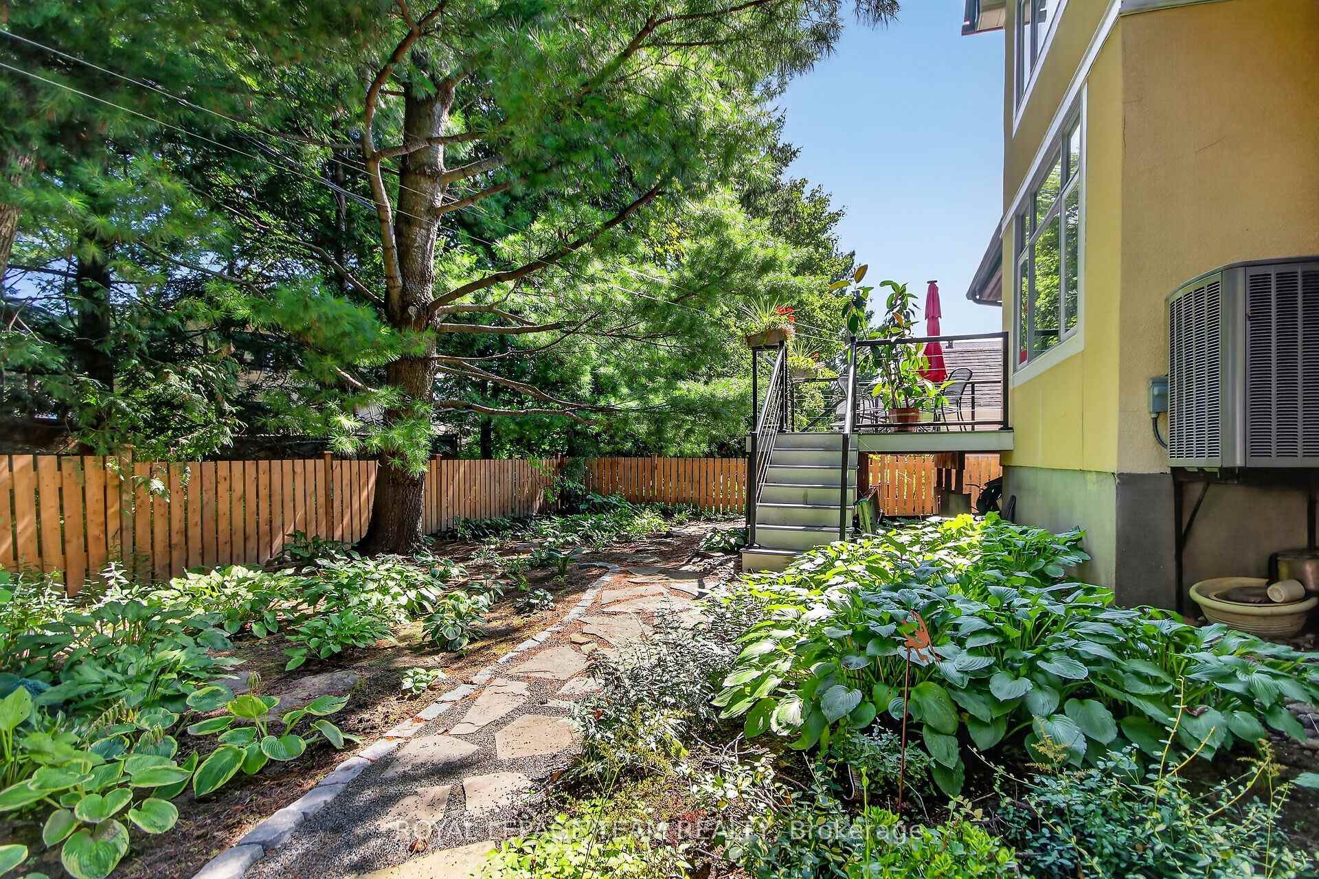 Photo 35 of 605 Highland Avenue, Ottawa, McKellar/Highland — HOMEH