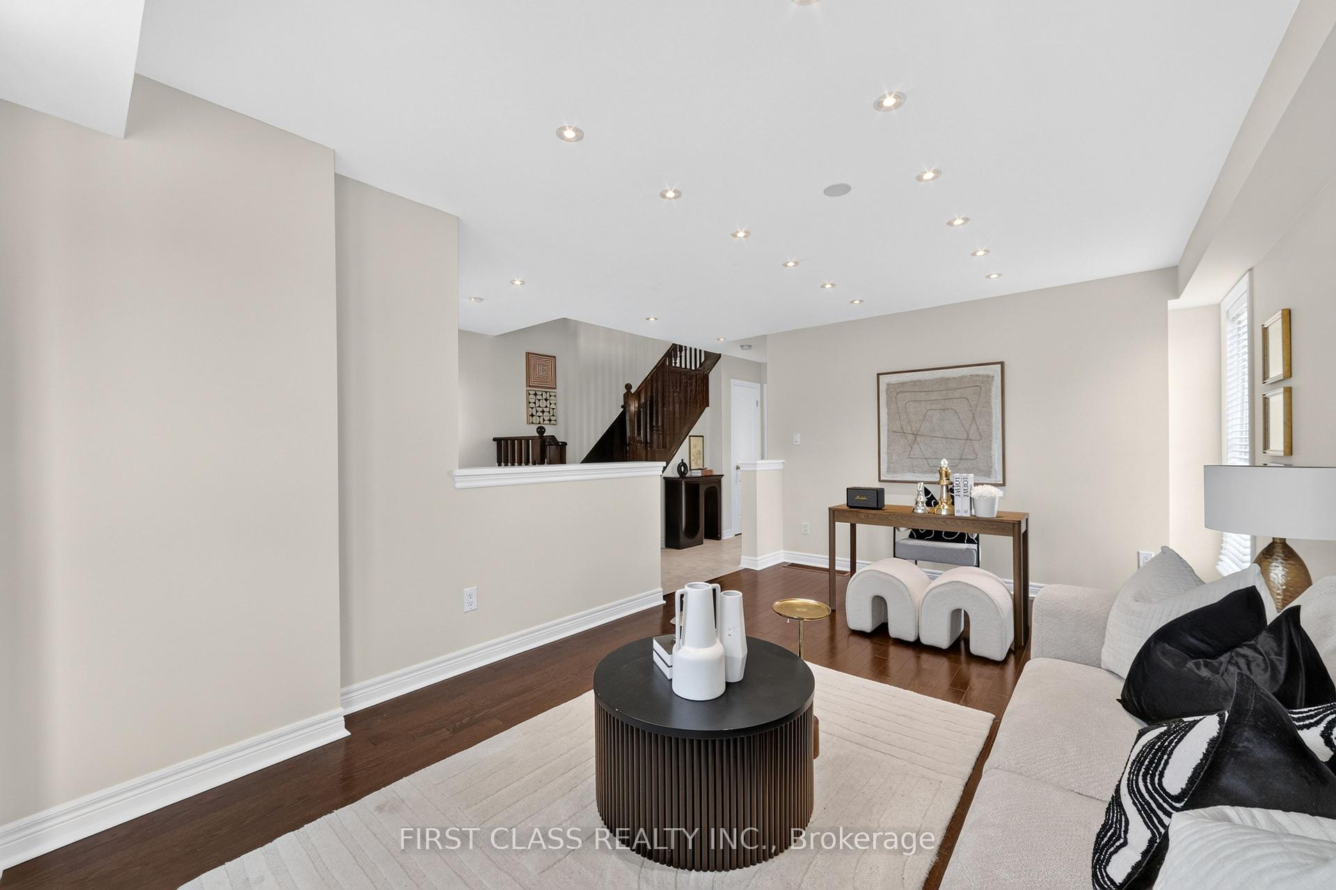 Photo 4 of 67 Walter Scott Crescent, Markham, Victoria Square — HOMEH
