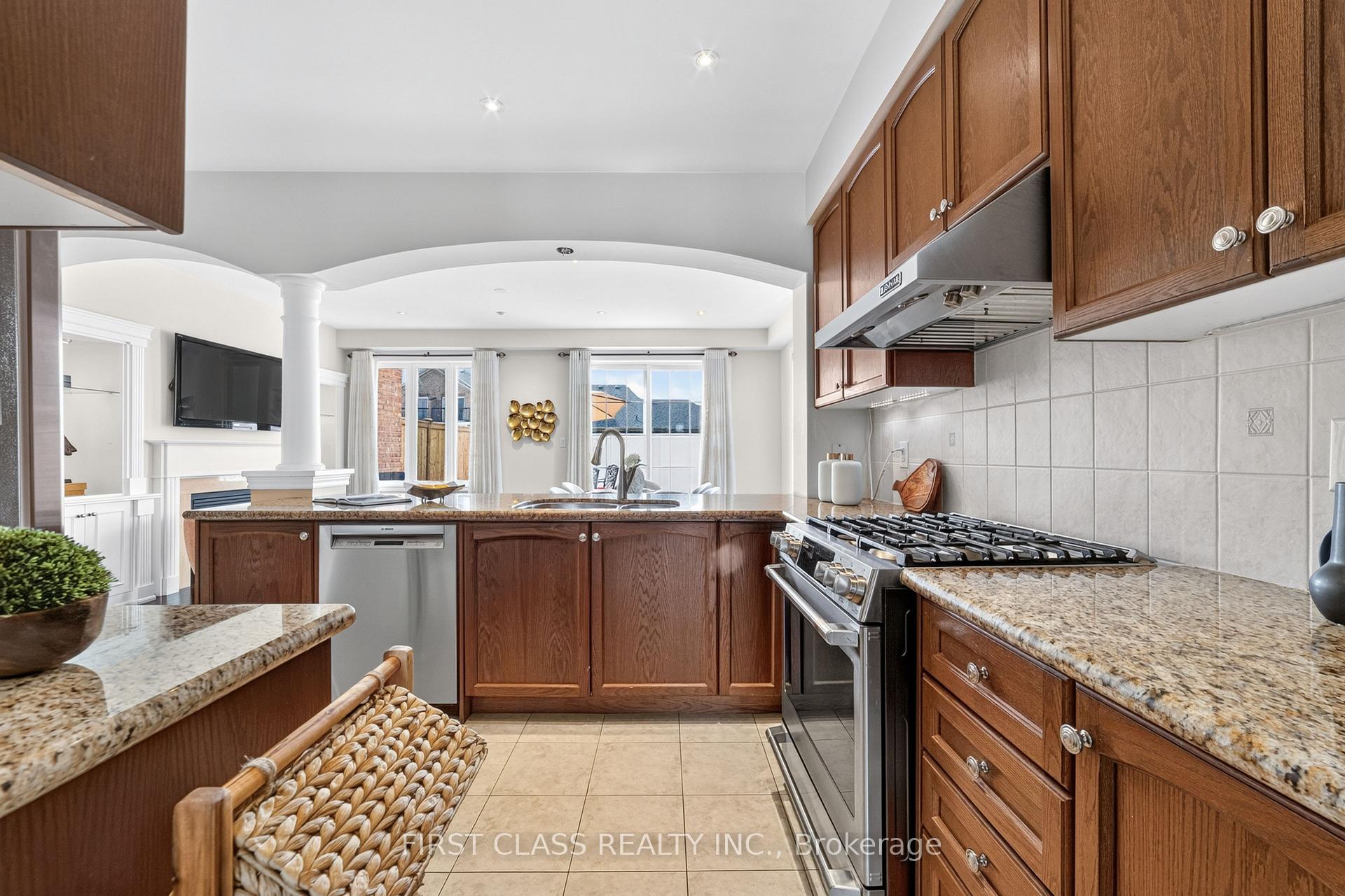 Photo 14 of 67 Walter Scott Crescent, Markham, Victoria Square — HOMEH