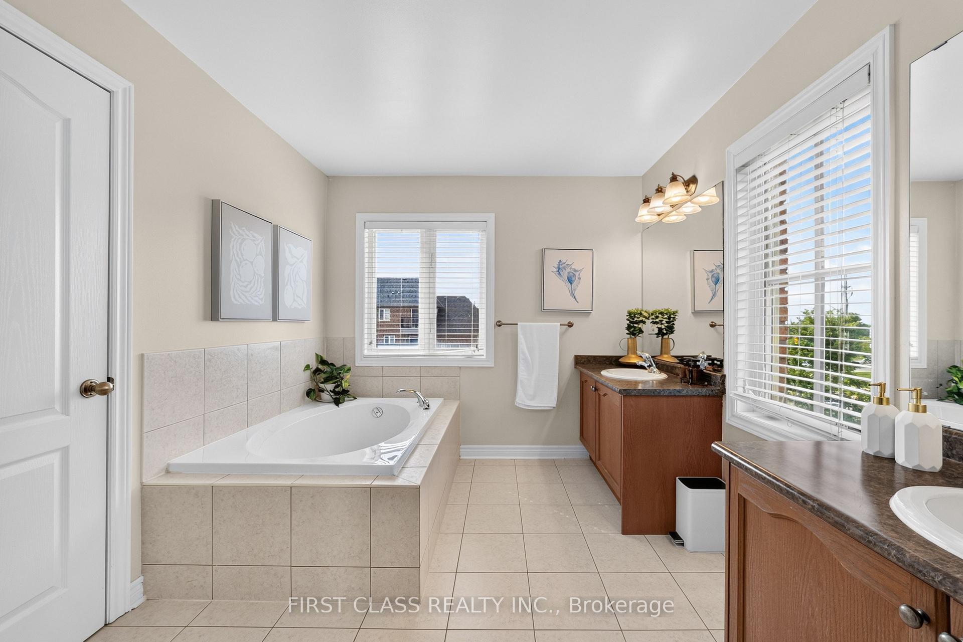 Photo 27 of 67 Walter Scott Crescent, Markham, Victoria Square — HOMEH
